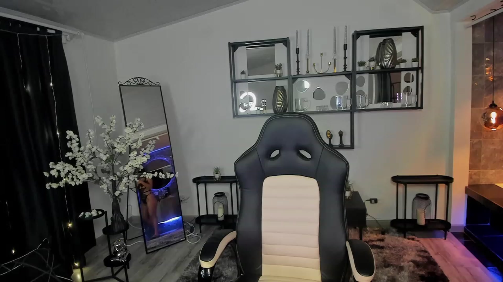 Gallery image thumbnail from Mery_hanks's myfreecams stream on, 03/08/2024, 09:08 image 19 of 20