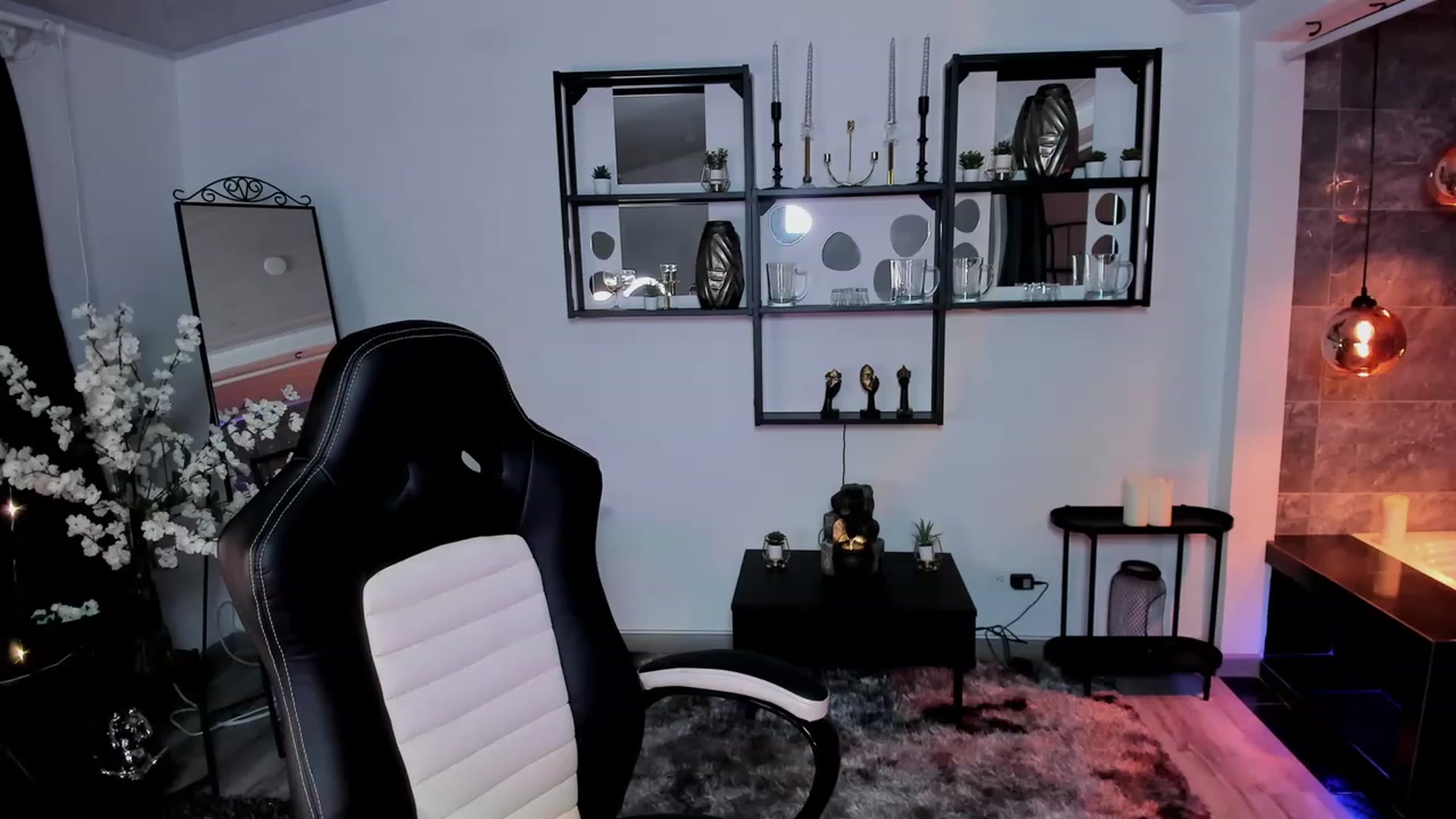 Gallery image thumbnail from Mery_hanks's myfreecams stream on, 03/12/2024, 06:13 image 1 of 20