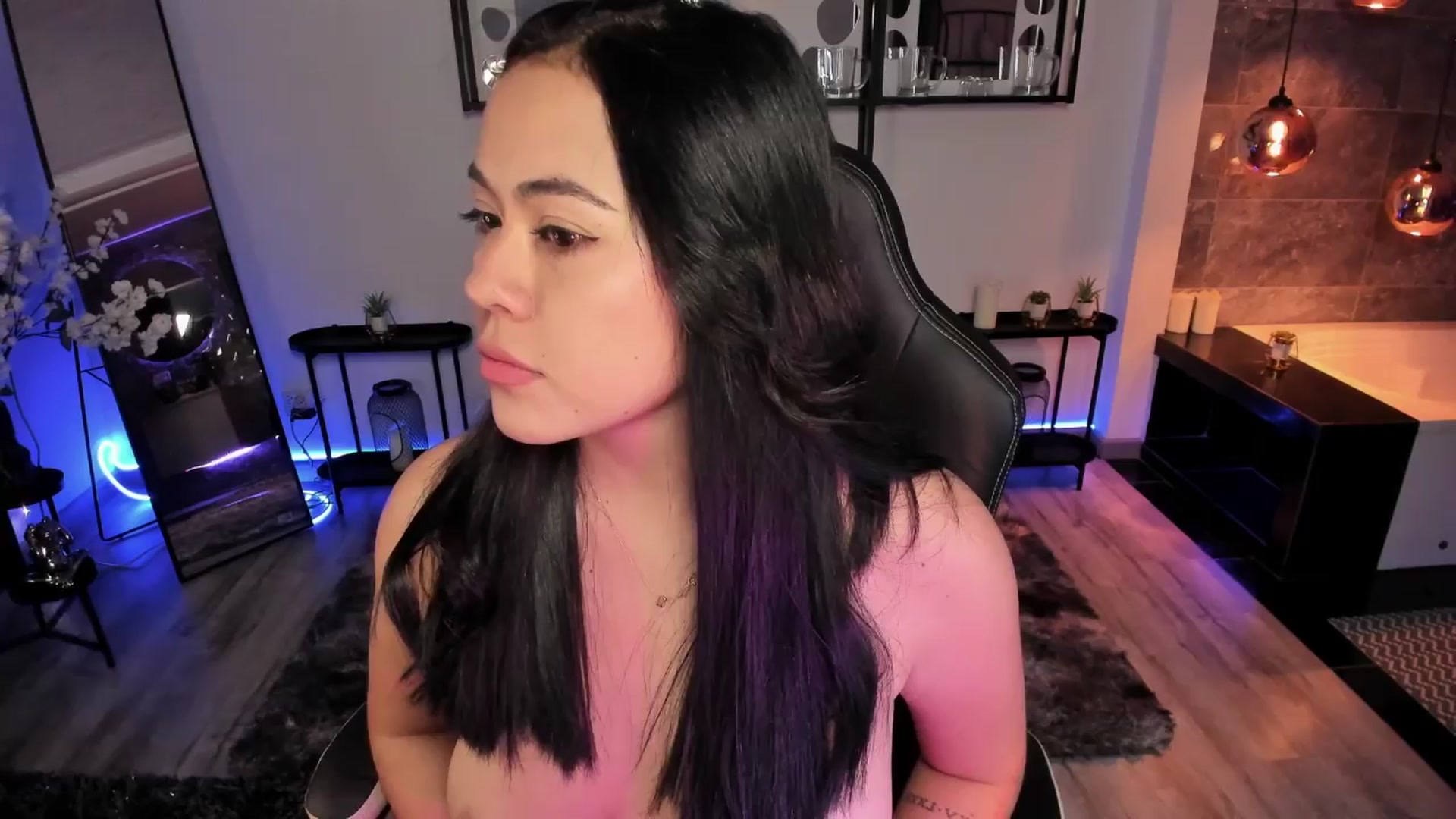 Gallery image thumbnail from Mery_hanks's myfreecams stream on, 04/03/2024, 08:27 image 10 of 20