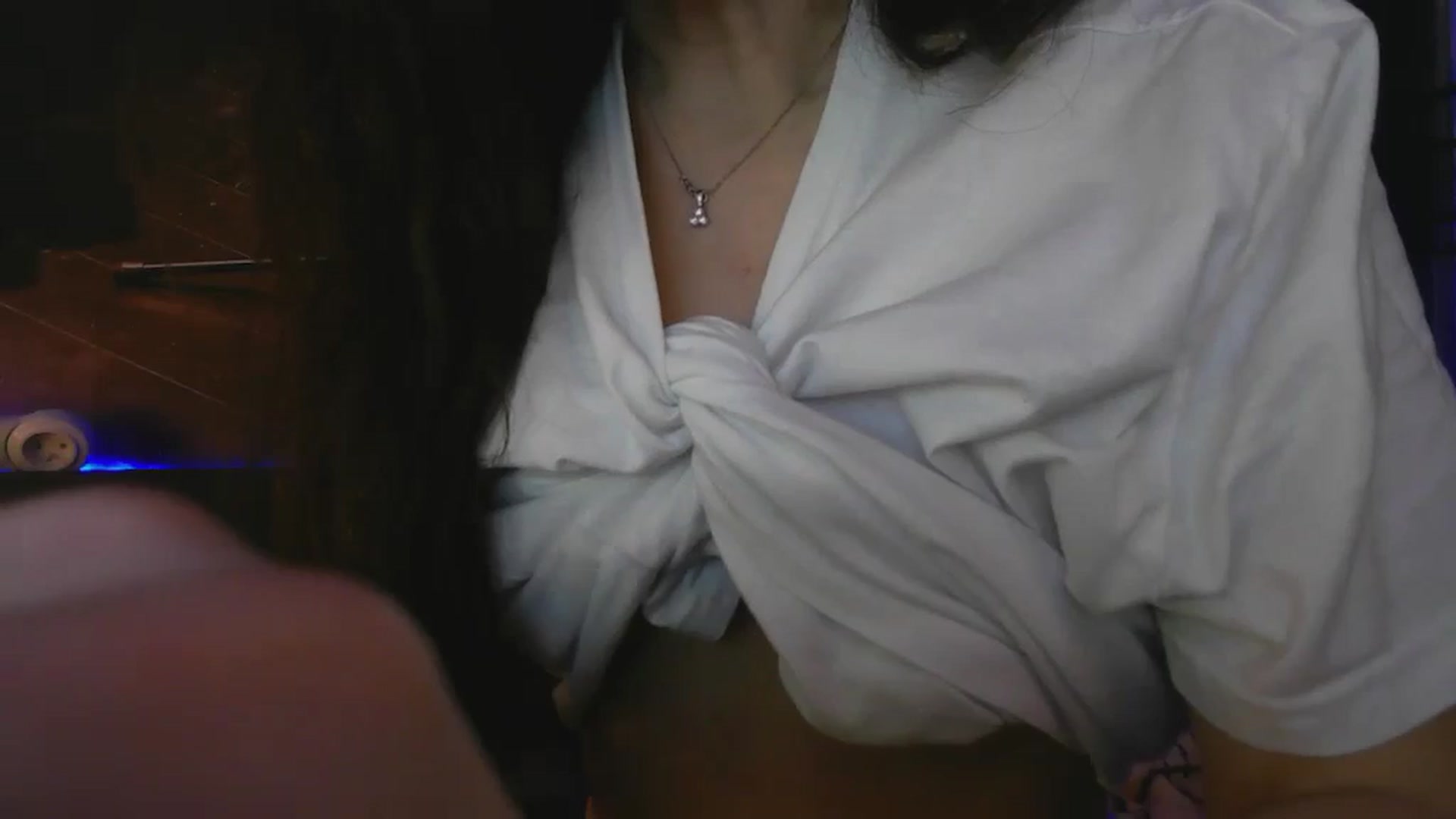 Gallery image thumbnail from MesiIIA's myfreecams stream on, 05/03/2024, 13:33 image 4 of 20