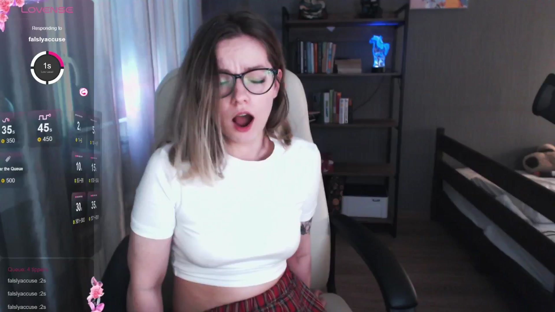 Gallery image thumbnail from MewTwo's myfreecams stream on, 05/23/2024, 03:40 image 12 of 20