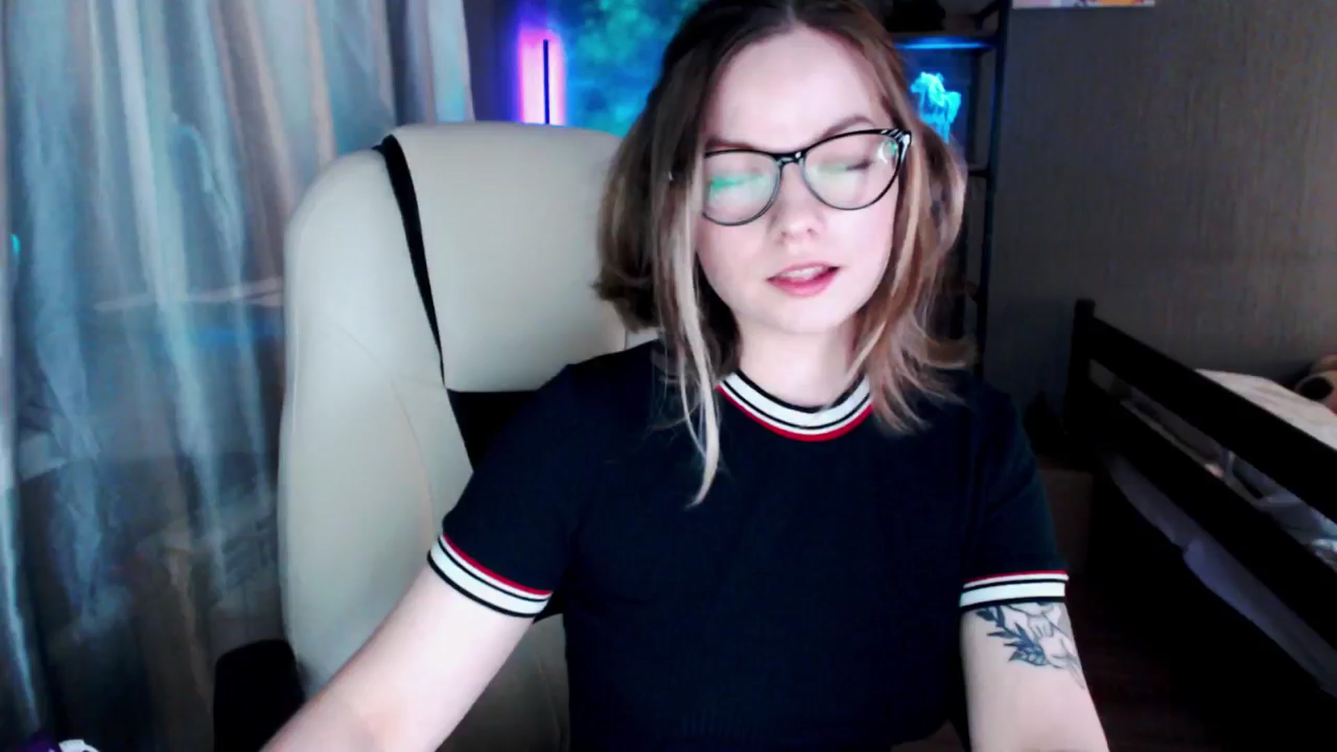 Gallery image thumbnail from MewTwo's myfreecams stream on, 05/29/2024, 22:49 image 1 of 20