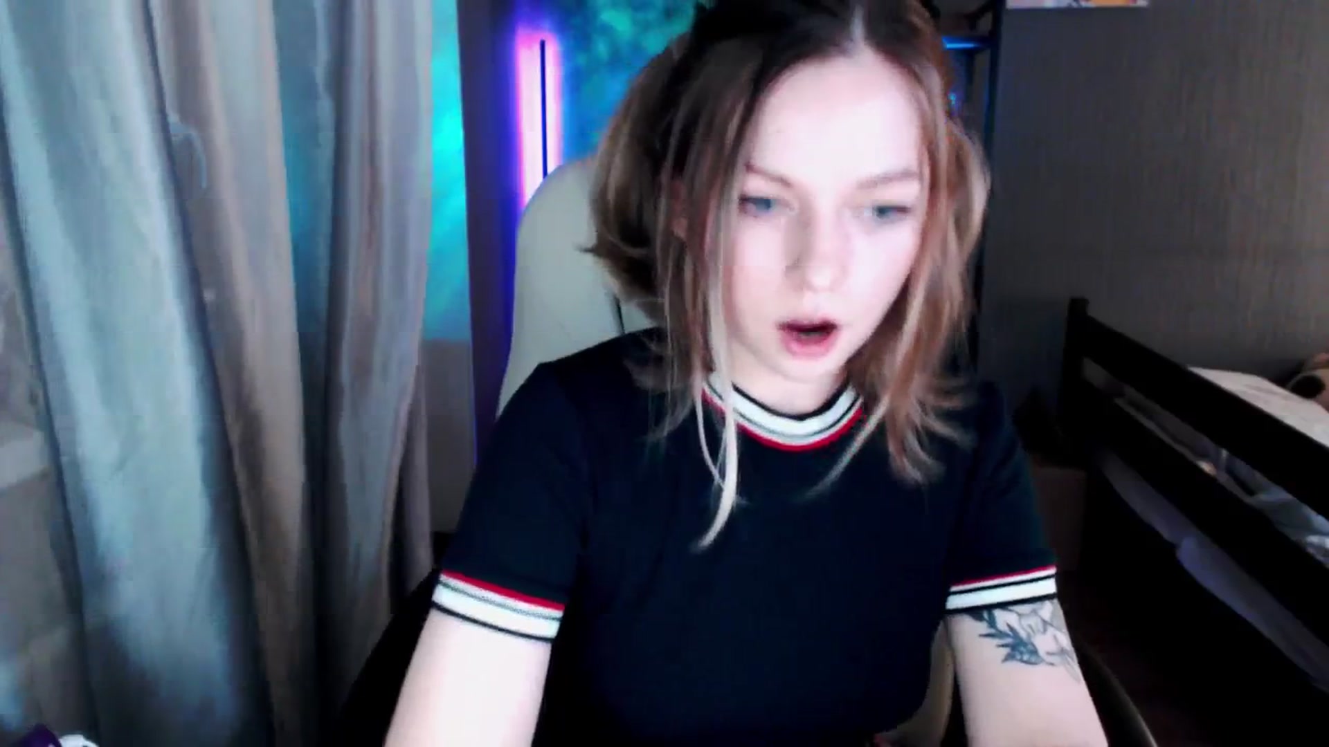 Gallery image thumbnail from MewTwo's myfreecams stream on, 05/29/2024, 22:49 image 4 of 20