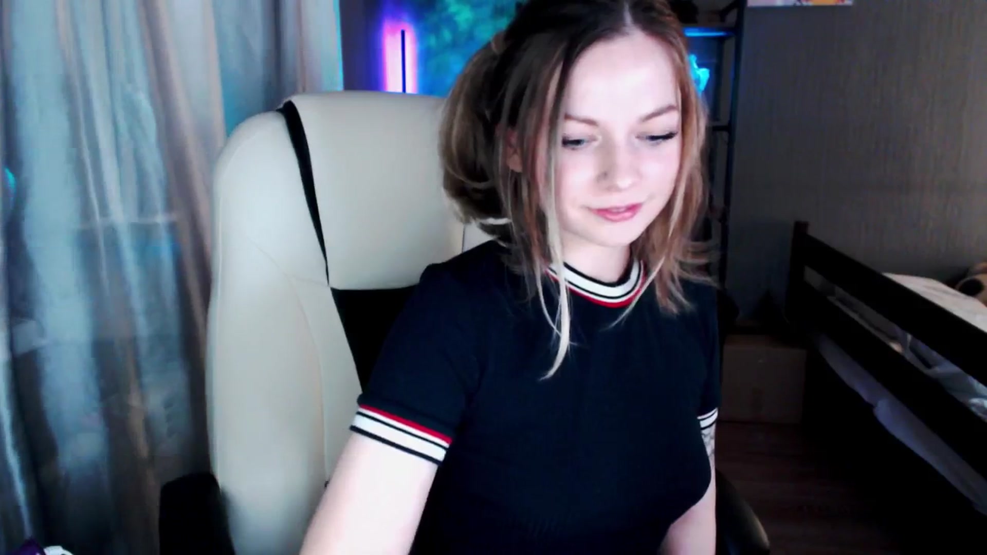 Gallery image thumbnail from MewTwo's myfreecams stream on, 05/29/2024, 22:49 image 2 of 20