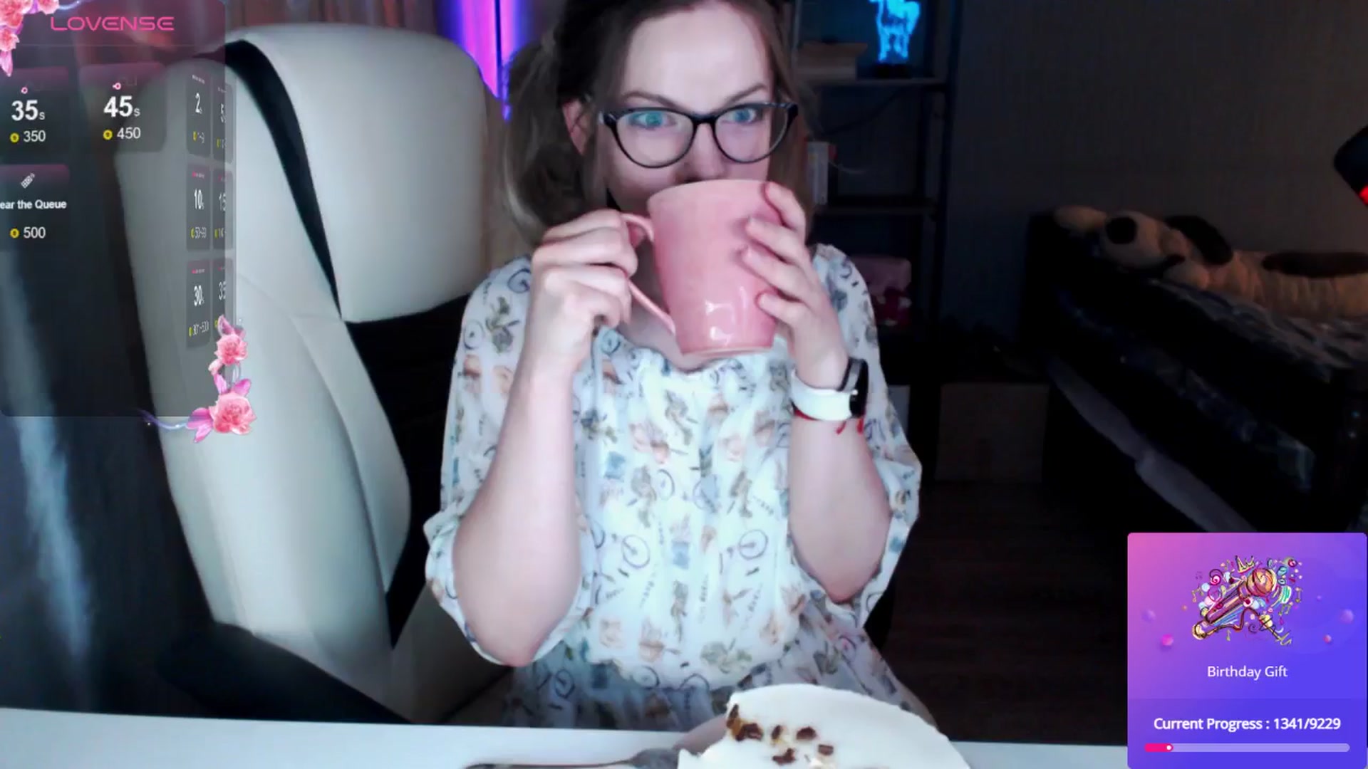 Gallery image thumbnail from MewTwo's myfreecams stream on, 06/20/2024, 23:50 image 15 of 20