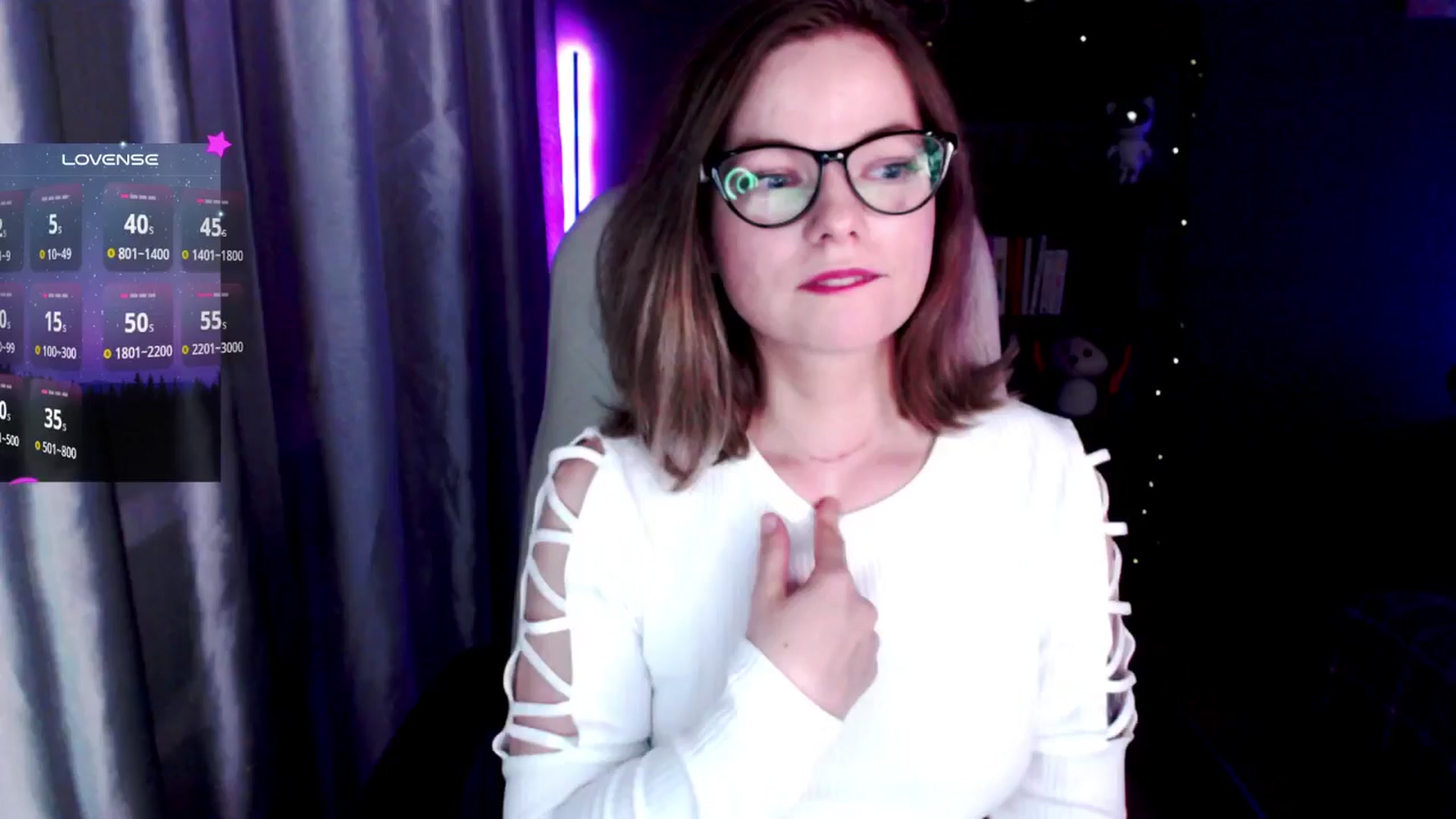 Gallery image thumbnail from MewTwo's myfreecams stream on, 10/22/2024, 24:00 image 9 of 20