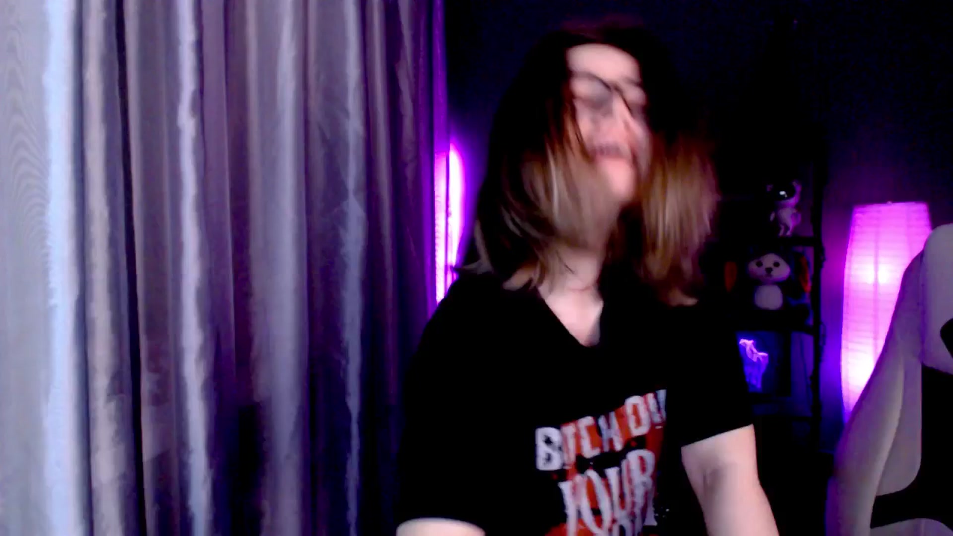Gallery image thumbnail from MewTwo's myfreecams stream on, 11/19/2024, 21:44 image 16 of 20