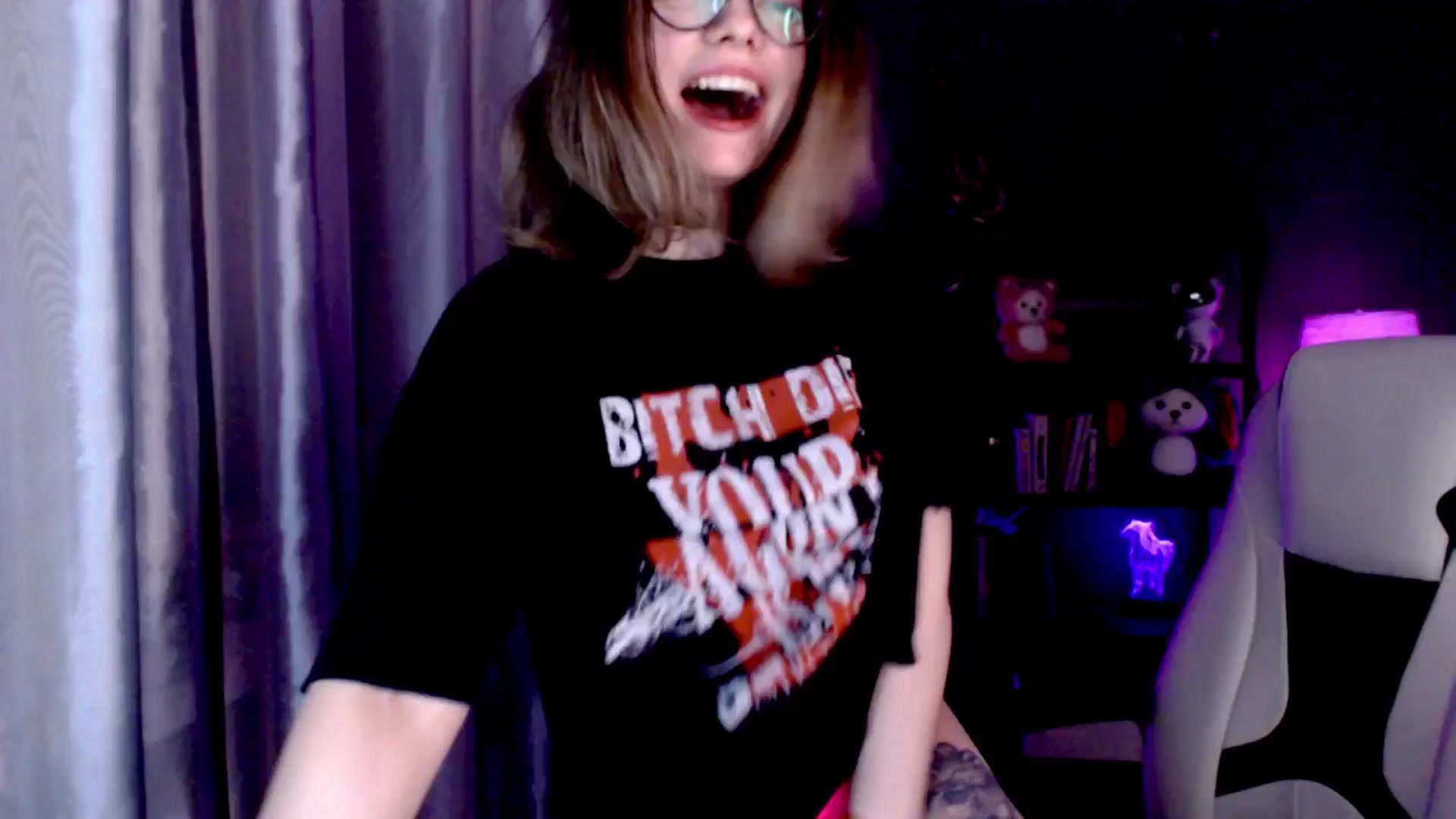 Gallery image thumbnail from MewTwo's myfreecams stream on, 11/19/2024, 21:44 image 14 of 20