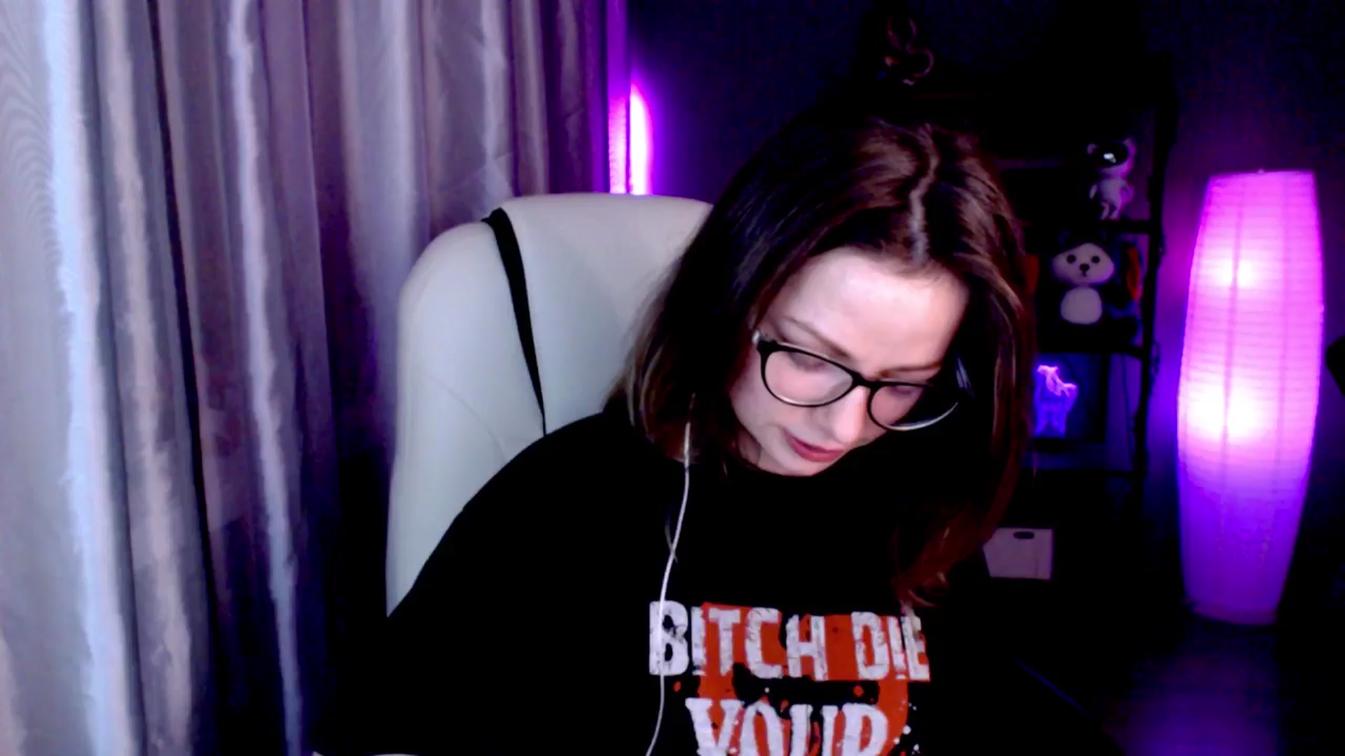 Gallery image thumbnail from MewTwo's myfreecams stream on, 11/19/2024, 22:32 image 9 of 20