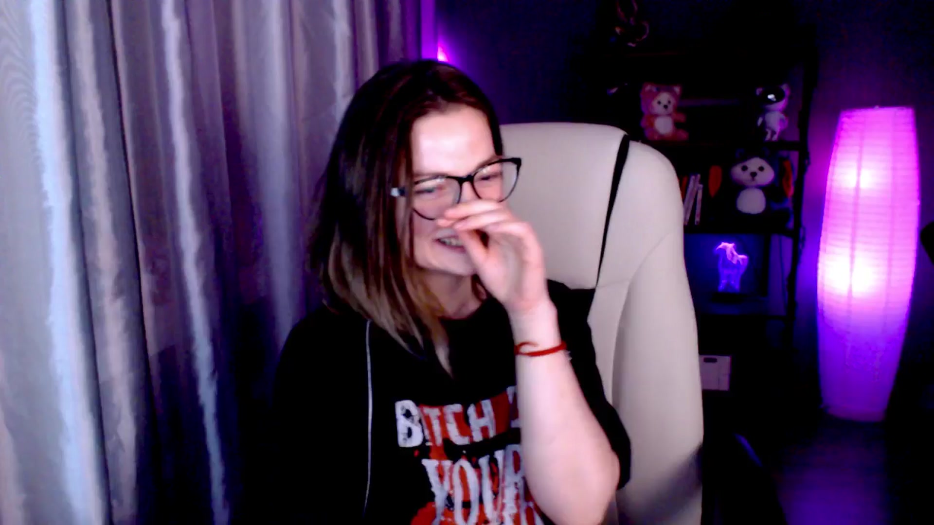 Gallery image thumbnail from MewTwo's myfreecams stream on, 11/19/2024, 22:32 image 16 of 20