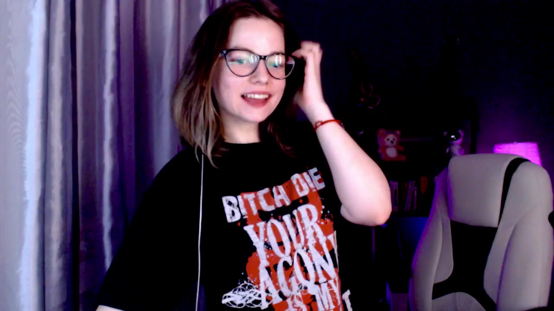 Gallery image thumbnail from MewTwo's myfreecams stream on, 11/19/2024, 22:32 image 14 of 20