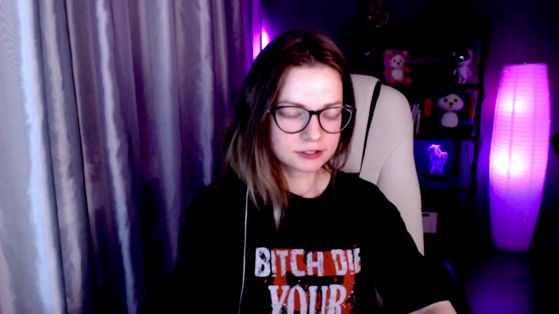 Gallery image thumbnail from MewTwo's myfreecams stream on, 11/19/2024, 22:32 image 17 of 20