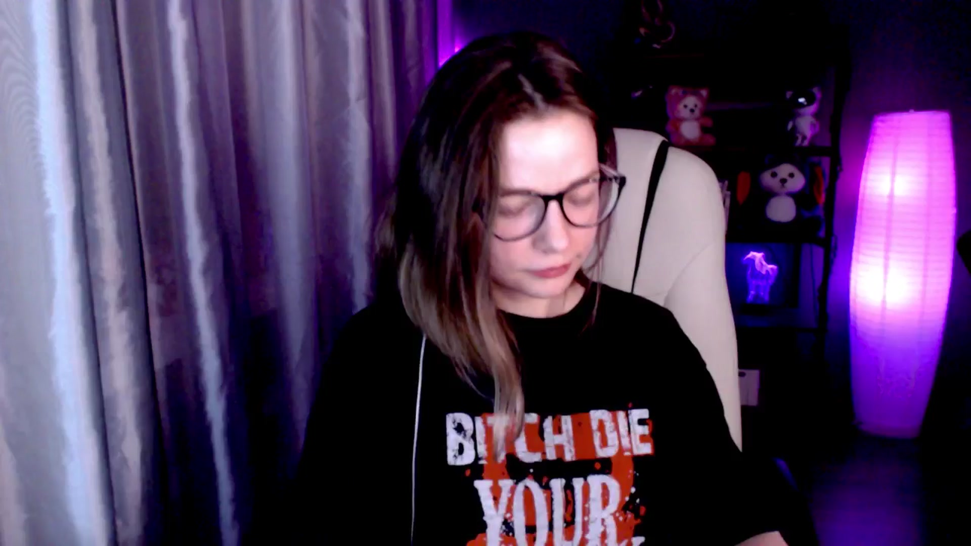 Gallery image thumbnail from MewTwo's myfreecams stream on, 11/19/2024, 22:32 image 20 of 20