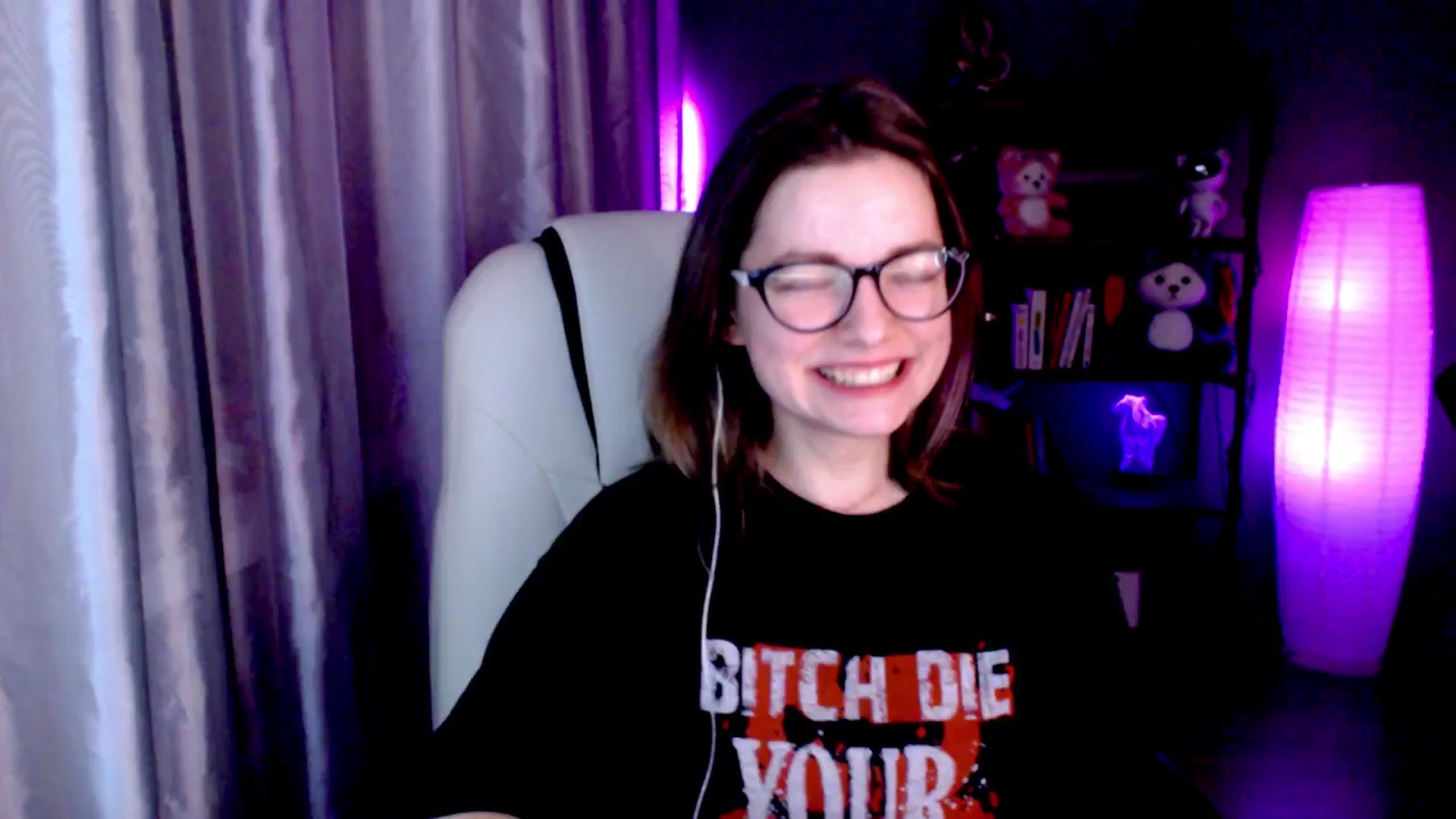 Gallery image thumbnail from MewTwo's myfreecams stream on, 11/19/2024, 22:32 image 8 of 20