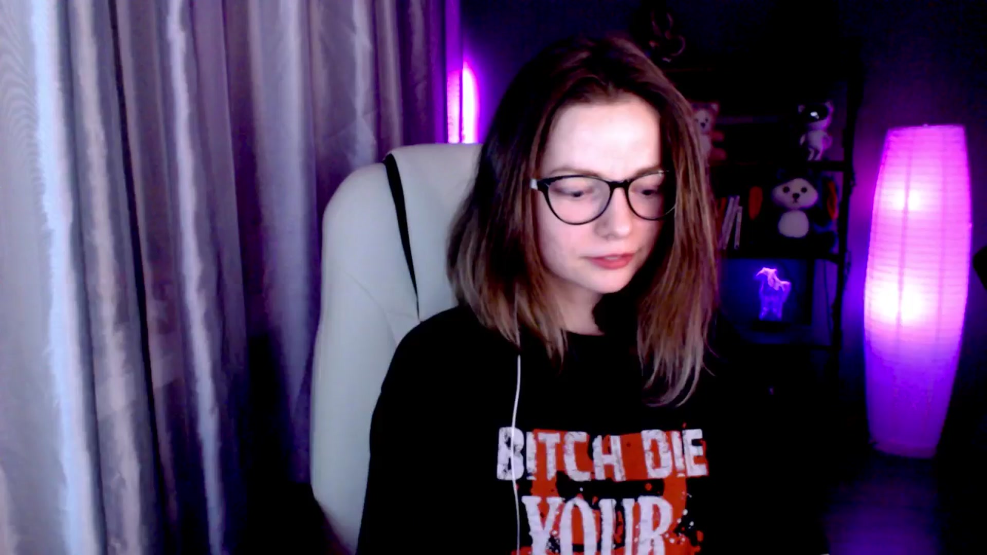 Gallery image thumbnail from MewTwo's myfreecams stream on, 11/19/2024, 22:32 image 4 of 20
