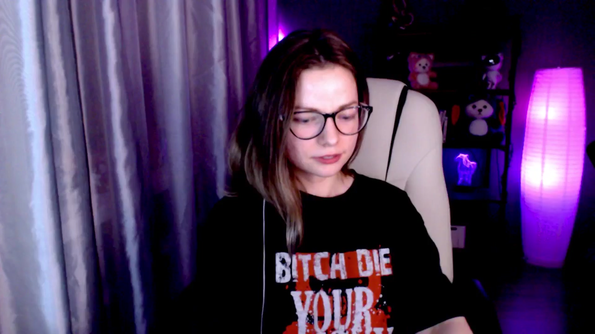 Gallery image thumbnail from MewTwo's myfreecams stream on, 11/19/2024, 22:32 image 19 of 20