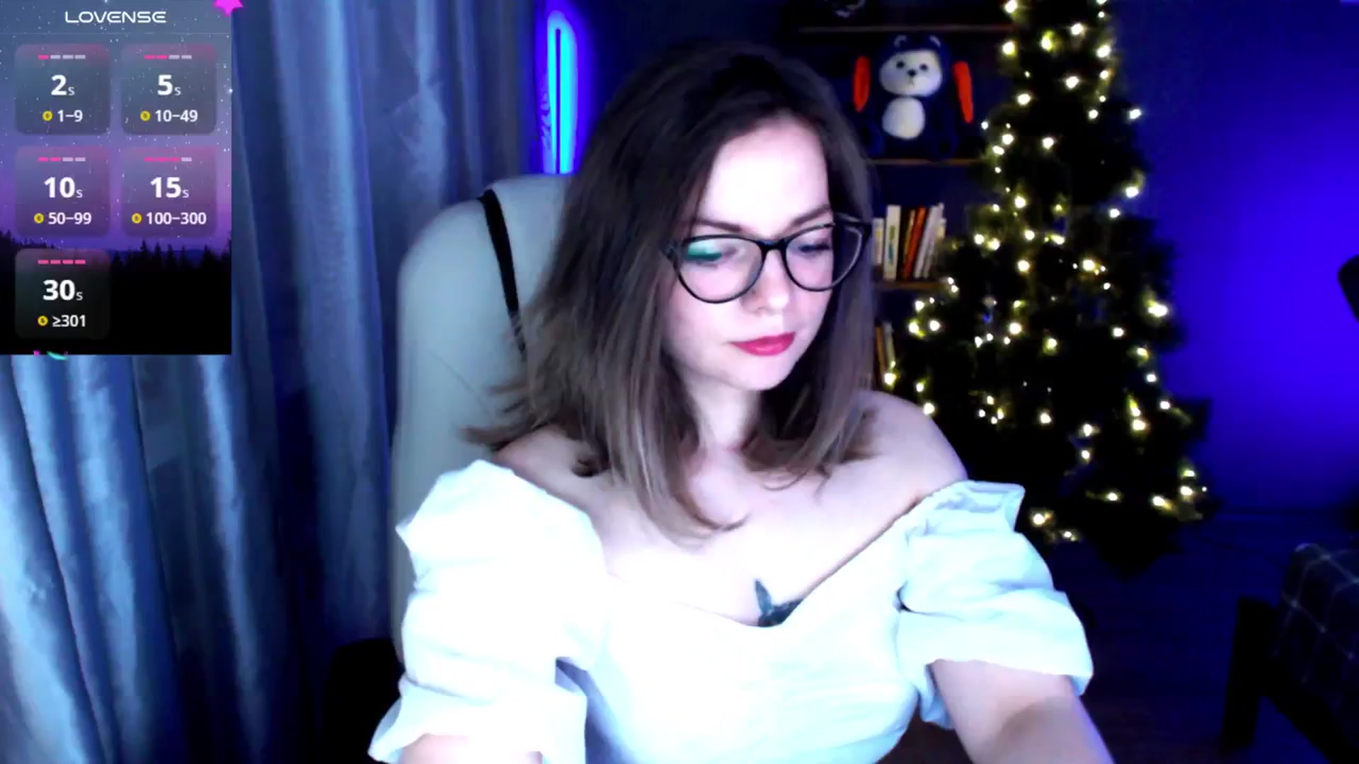Gallery image thumbnail from MewTwo's myfreecams stream on, 12/31/2024, 24:06 image 8 of 20