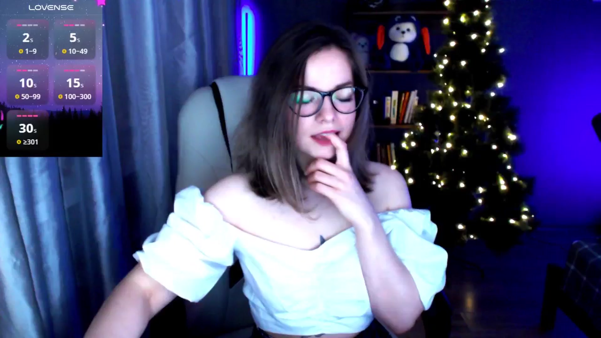 Gallery image thumbnail from MewTwo's myfreecams stream on, 12/31/2024, 24:06 image 7 of 20