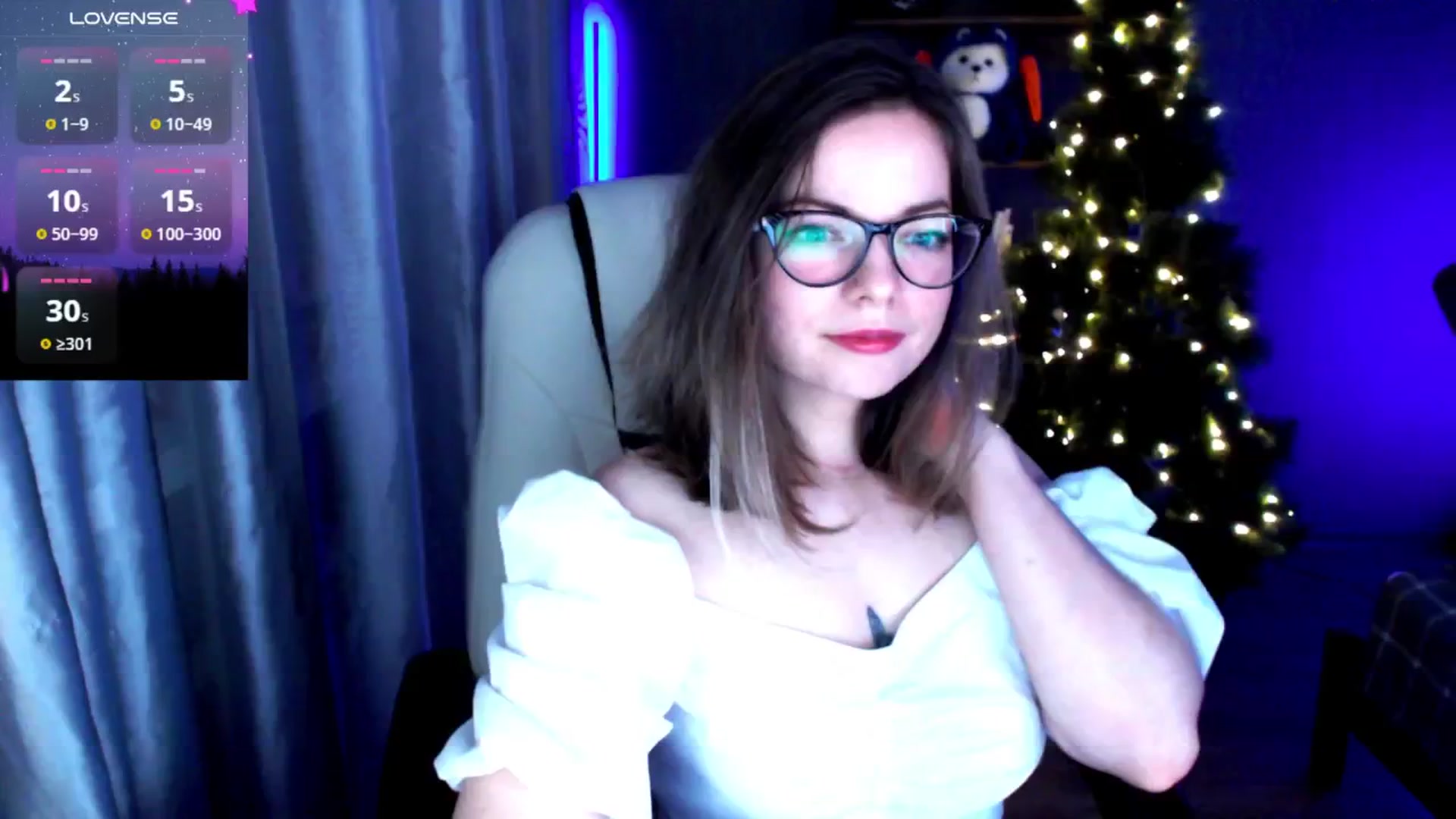 Gallery image thumbnail from MewTwo's myfreecams stream on, 12/31/2024, 24:06 image 3 of 20