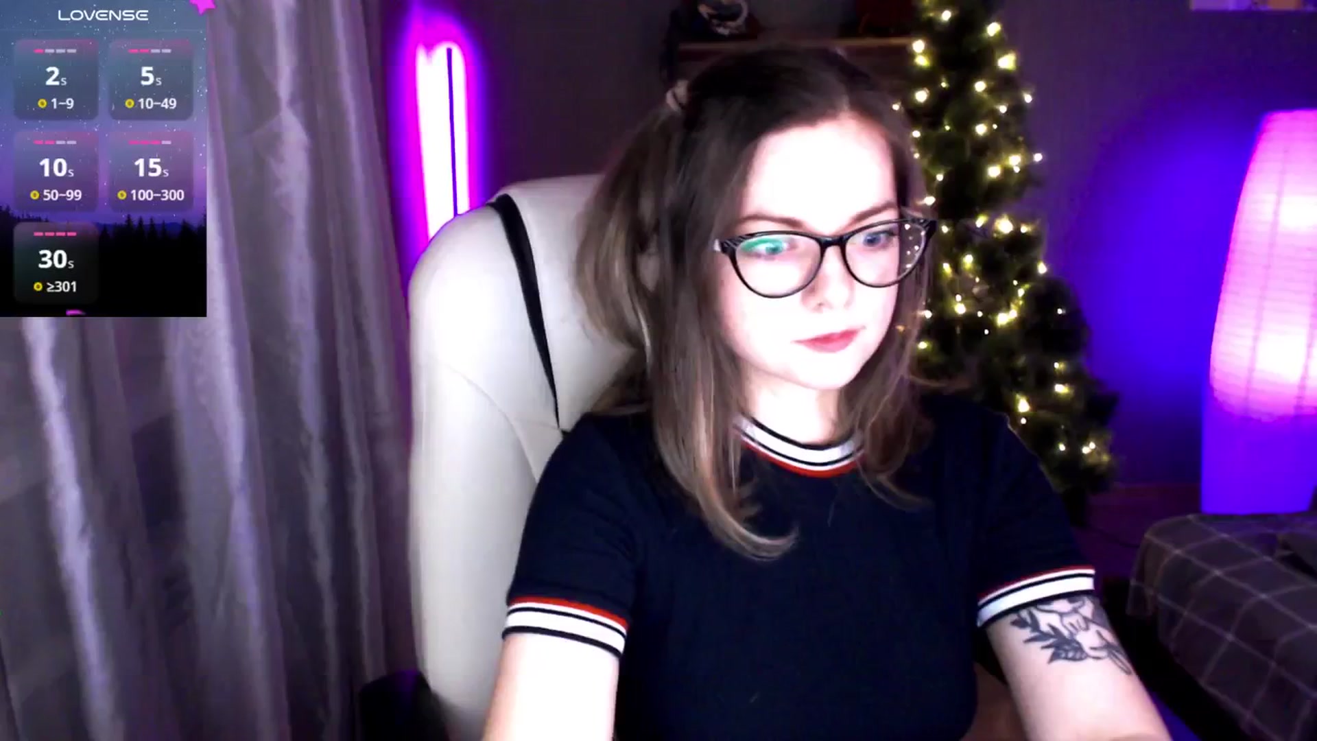 Gallery image thumbnail from MewTwo's myfreecams stream on, 01/18/2025, 24:53 image 12 of 20