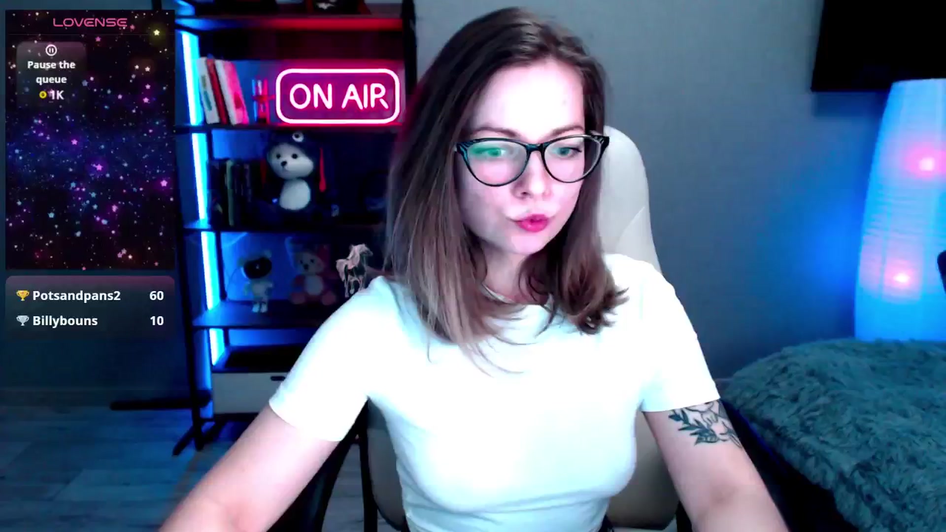 Gallery image thumbnail from MewTwo's myfreecams stream on, 02/10/2025, 15:20 image 5 of 20