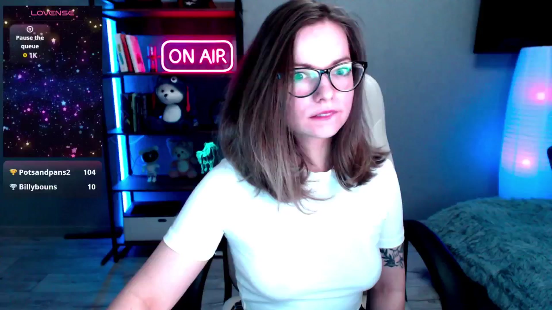 Gallery image thumbnail from MewTwo's myfreecams stream on, 02/10/2025, 15:20 image 9 of 20