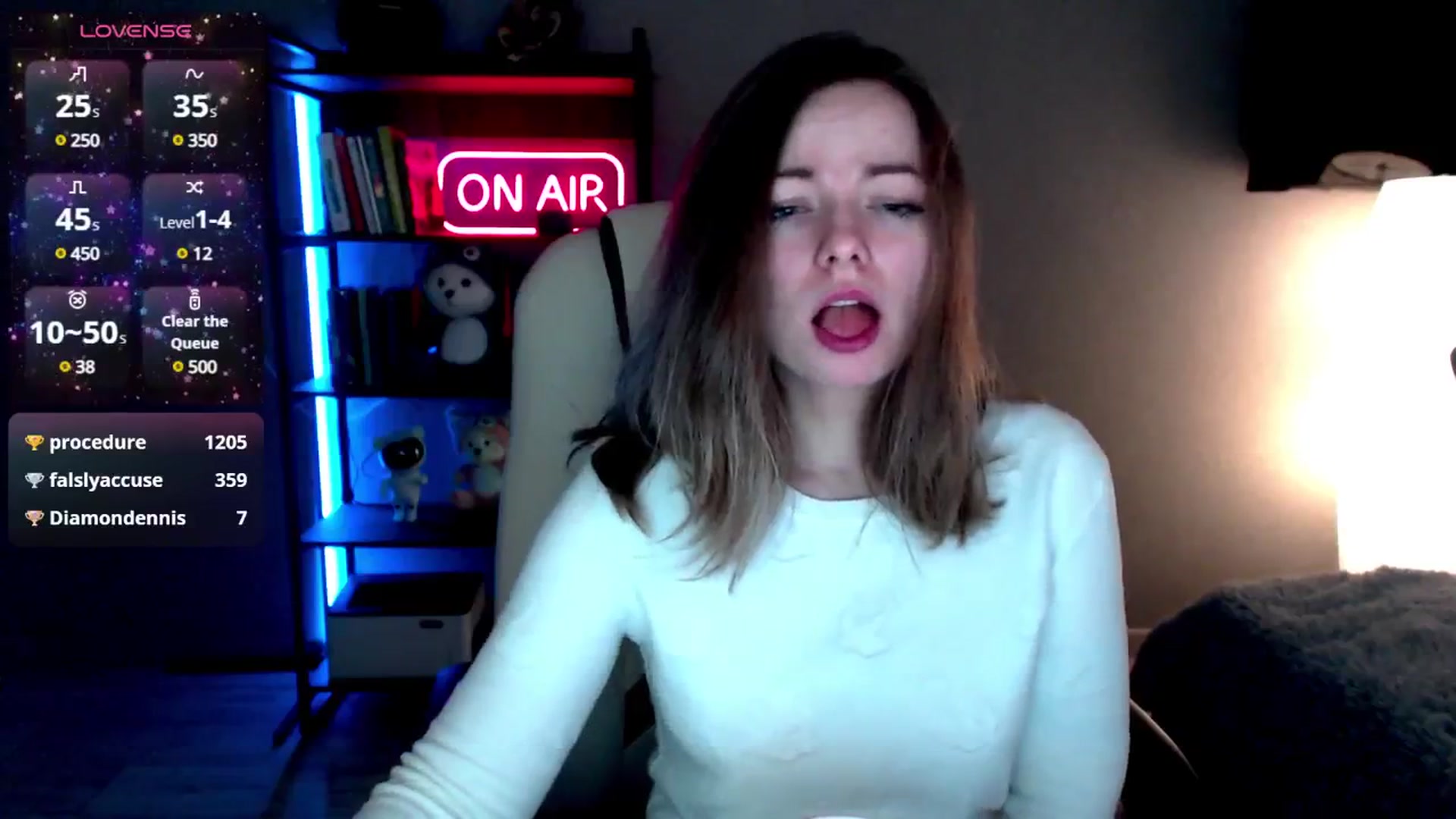 Gallery image thumbnail from MewTwo's myfreecams stream on, 02/14/2025, 08:32 image 10 of 20