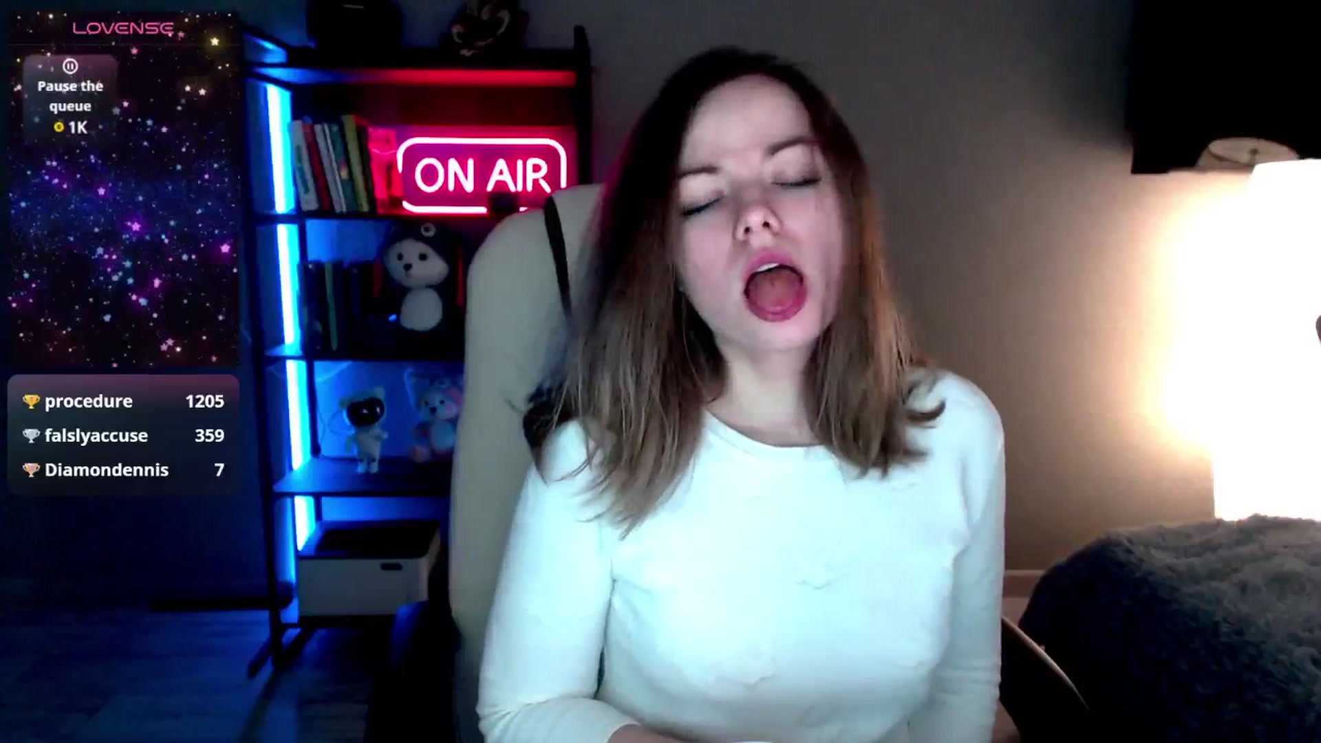 Gallery image thumbnail from MewTwo's myfreecams stream on, 02/14/2025, 08:32 image 8 of 20