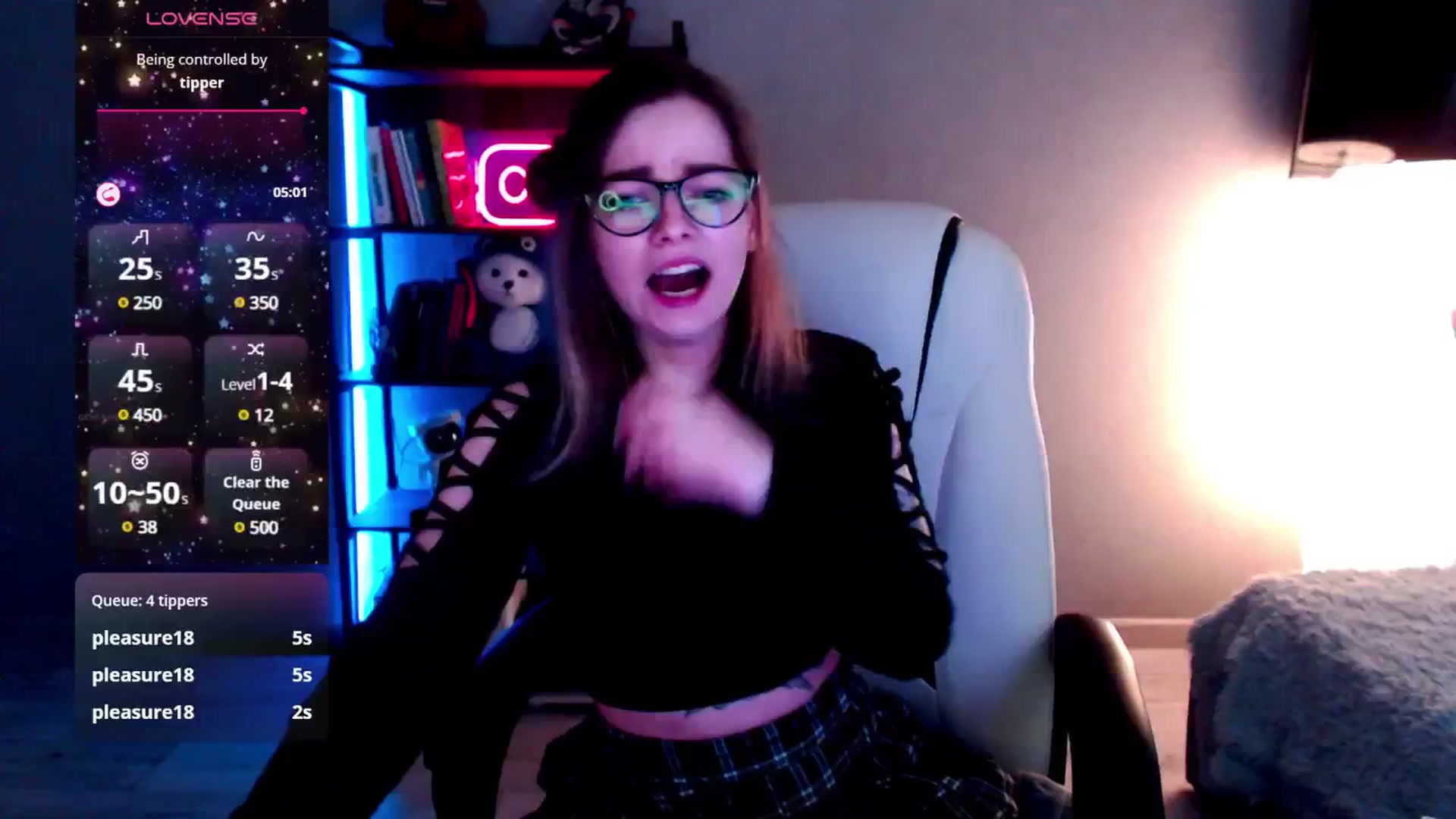 Gallery image thumbnail from MewTwo's myfreecams stream on, 02/20/2025, 07:47 image 13 of 20