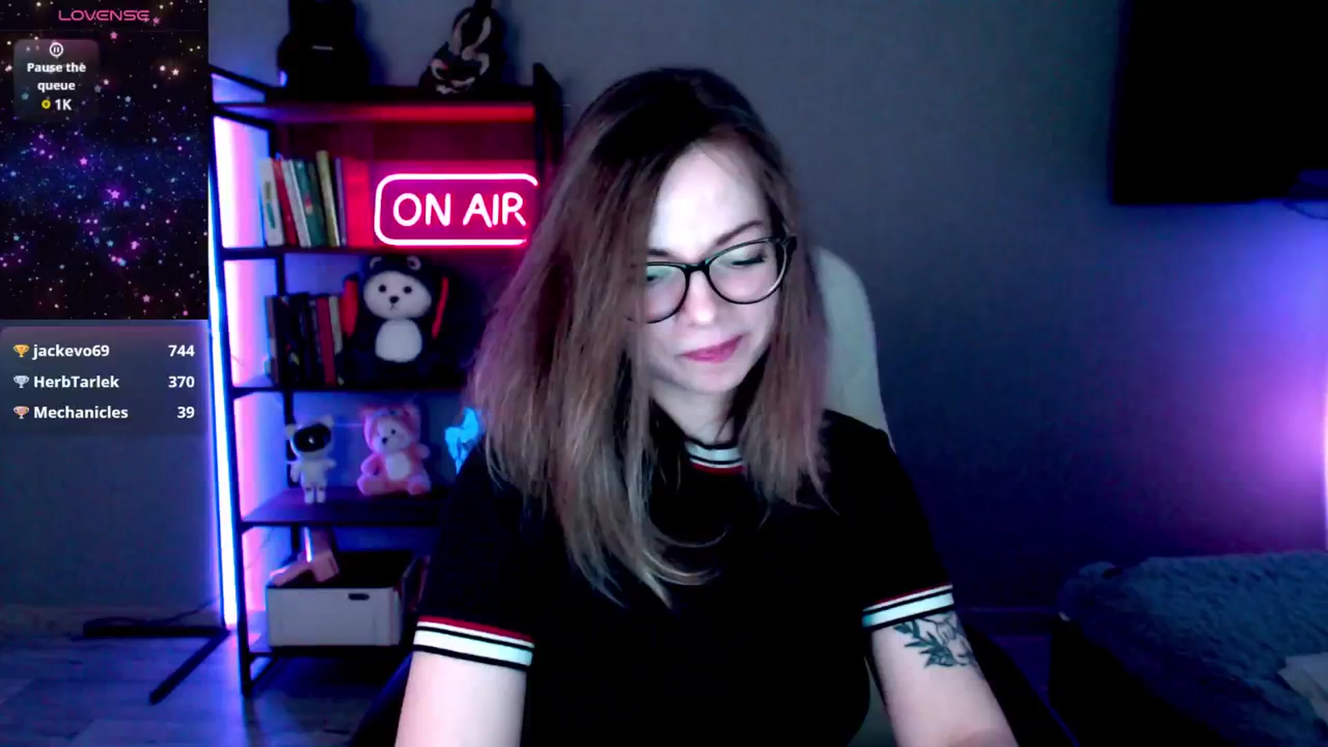 Gallery image thumbnail from MewTwo's myfreecams stream on, 02/25/2025, 08:24 image 12 of 20
