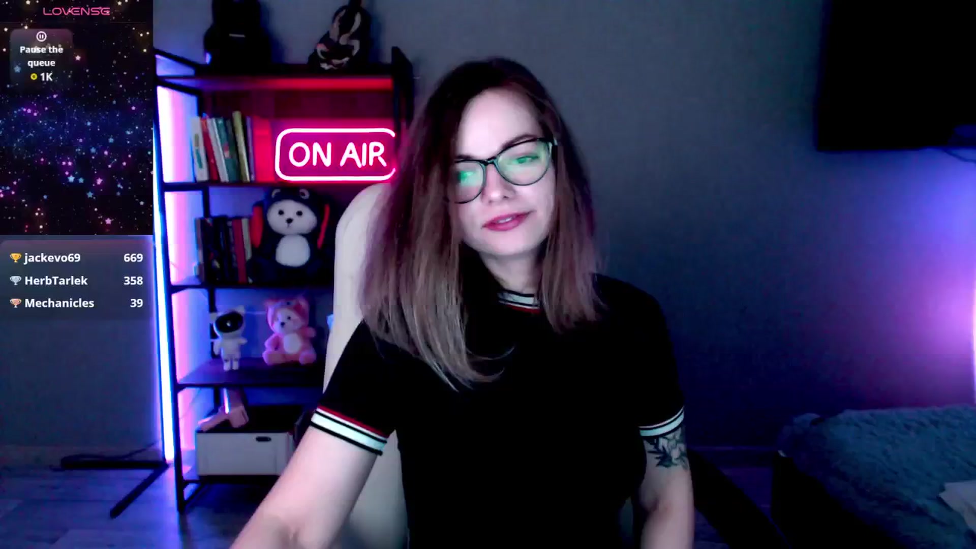 Gallery image thumbnail from MewTwo's myfreecams stream on, 02/25/2025, 08:24 image 8 of 20