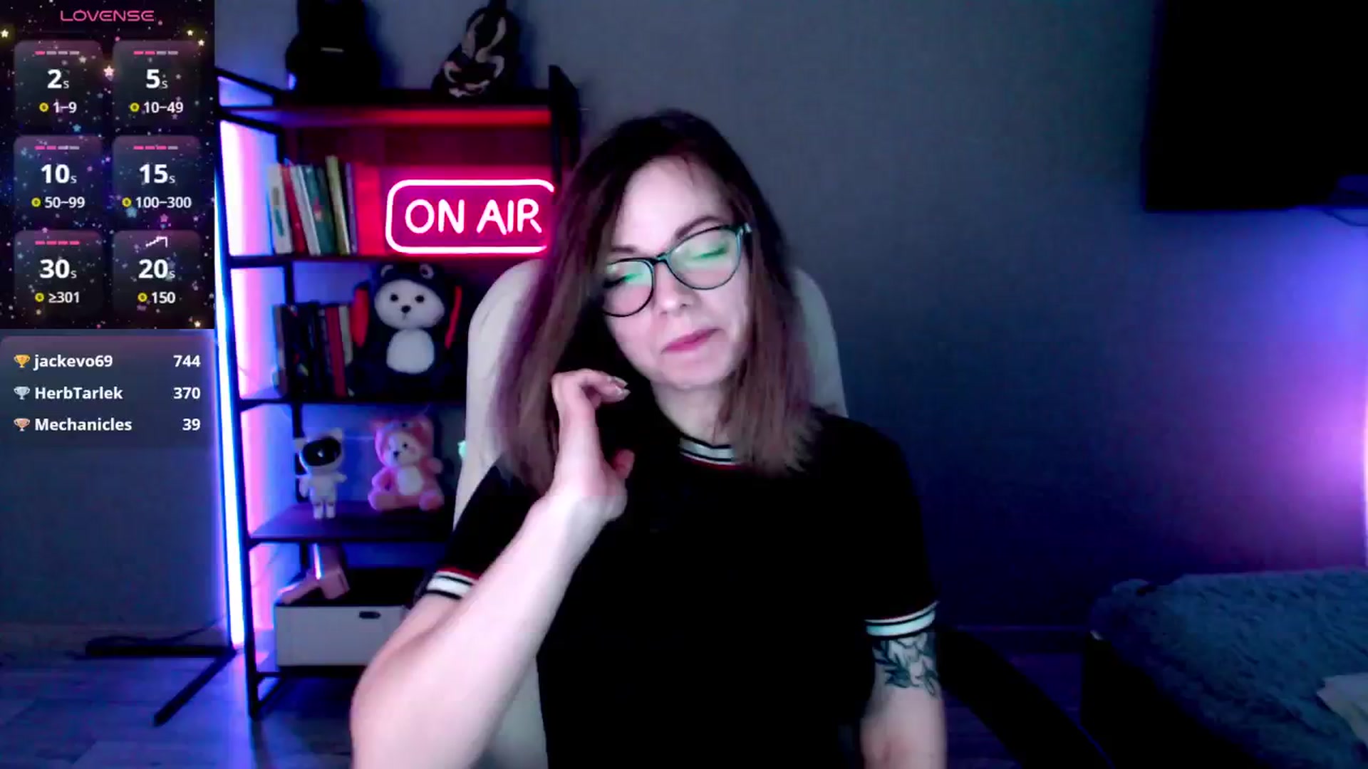 Gallery image thumbnail from MewTwo's myfreecams stream on, 02/25/2025, 08:24 image 13 of 20