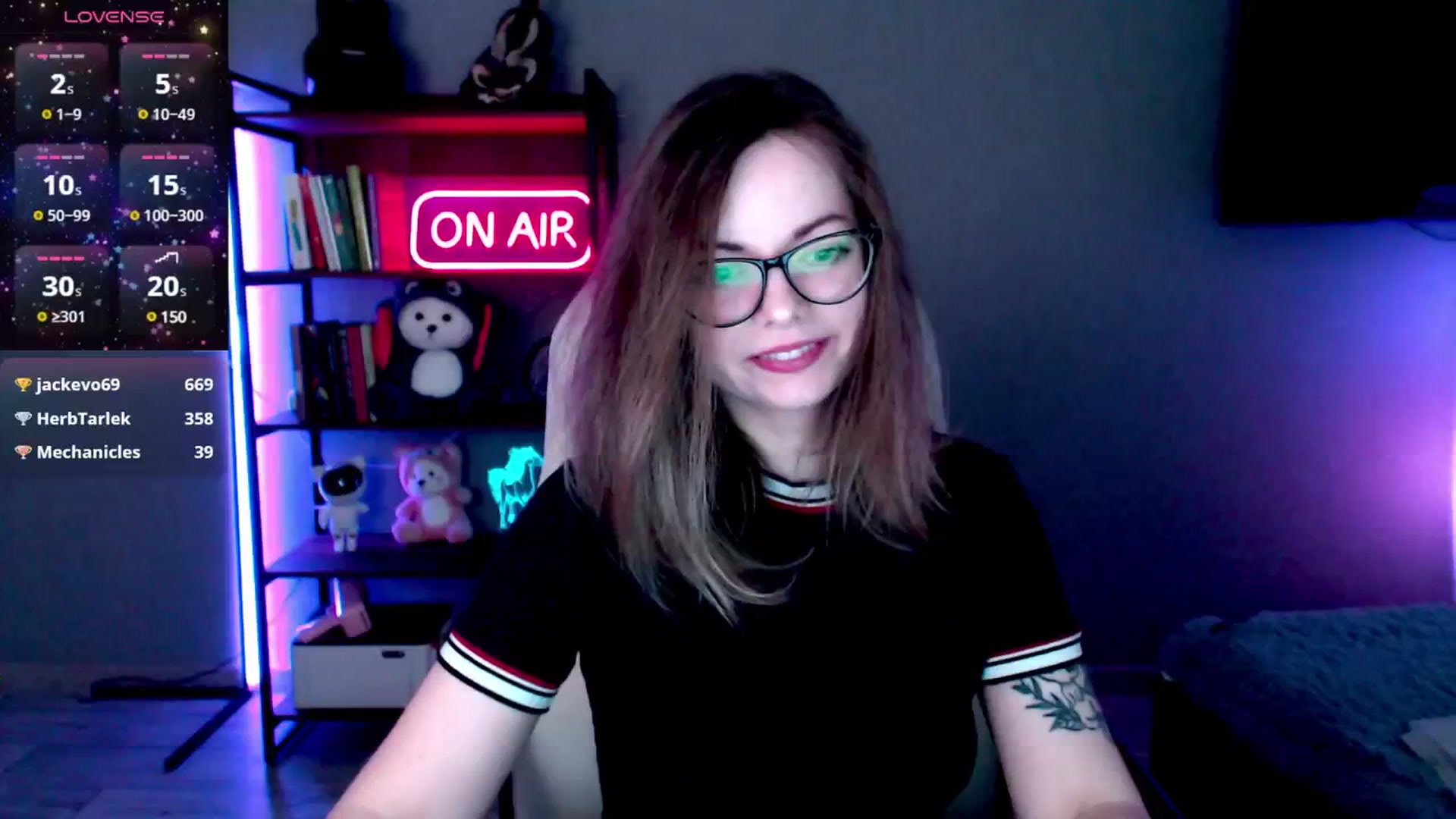 Gallery image thumbnail from MewTwo's myfreecams stream on, 02/25/2025, 08:24 image 9 of 20