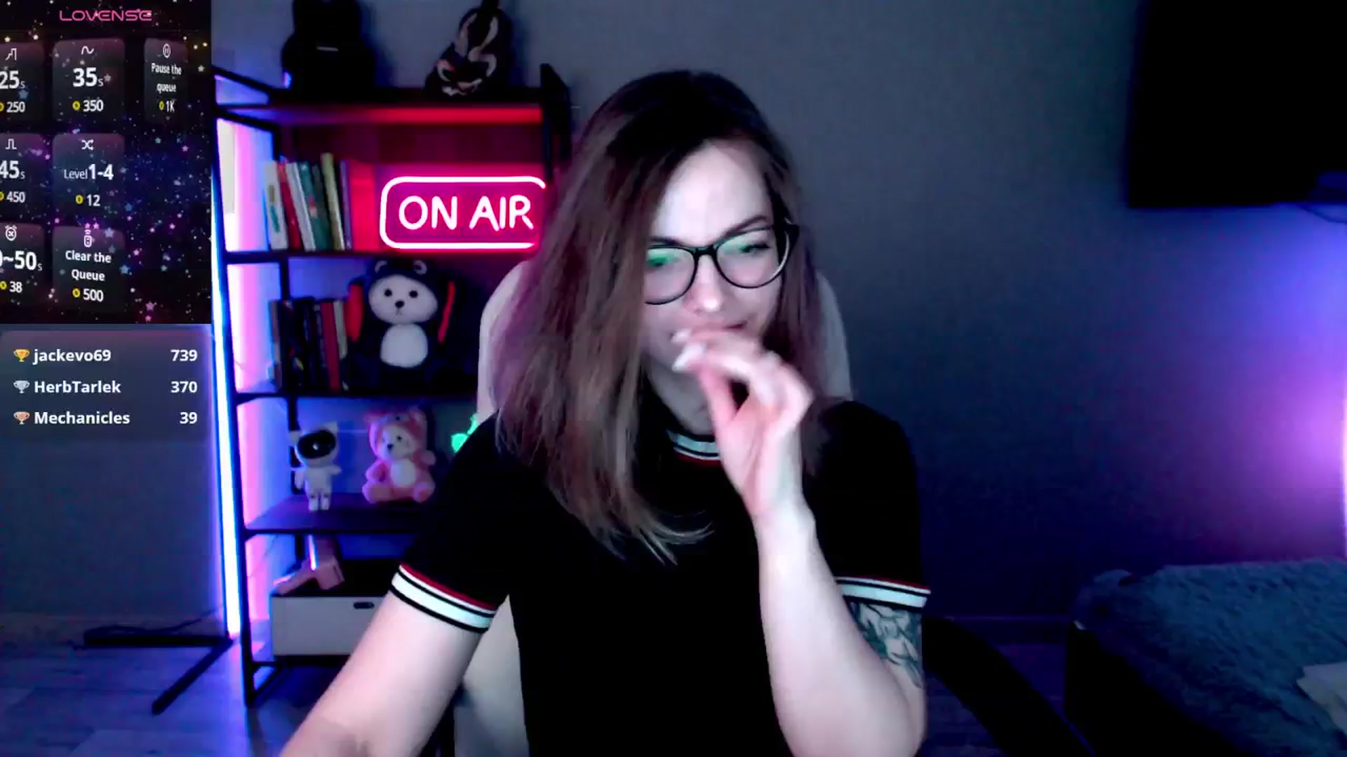 Gallery image thumbnail from MewTwo's myfreecams stream on, 02/25/2025, 08:24 image 11 of 20