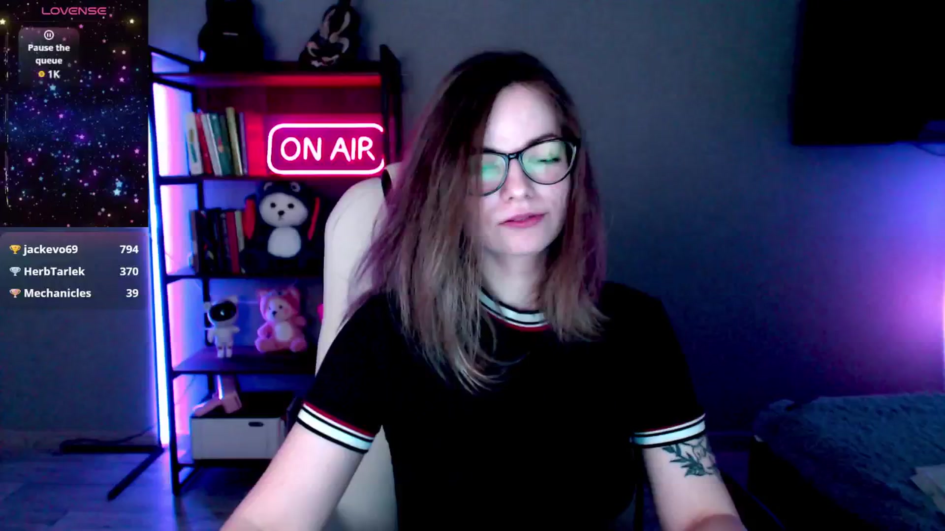 Gallery image thumbnail from MewTwo's myfreecams stream on, 02/25/2025, 08:24 image 19 of 20