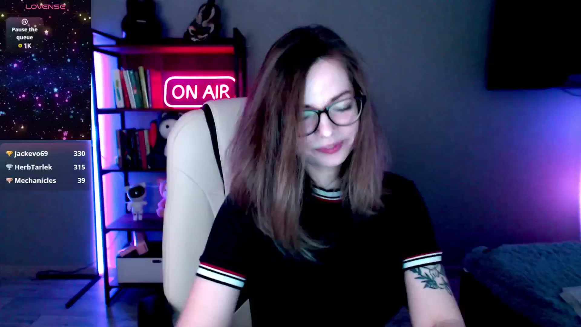 Gallery image thumbnail from MewTwo's myfreecams stream on, 02/25/2025, 08:24 image 4 of 20