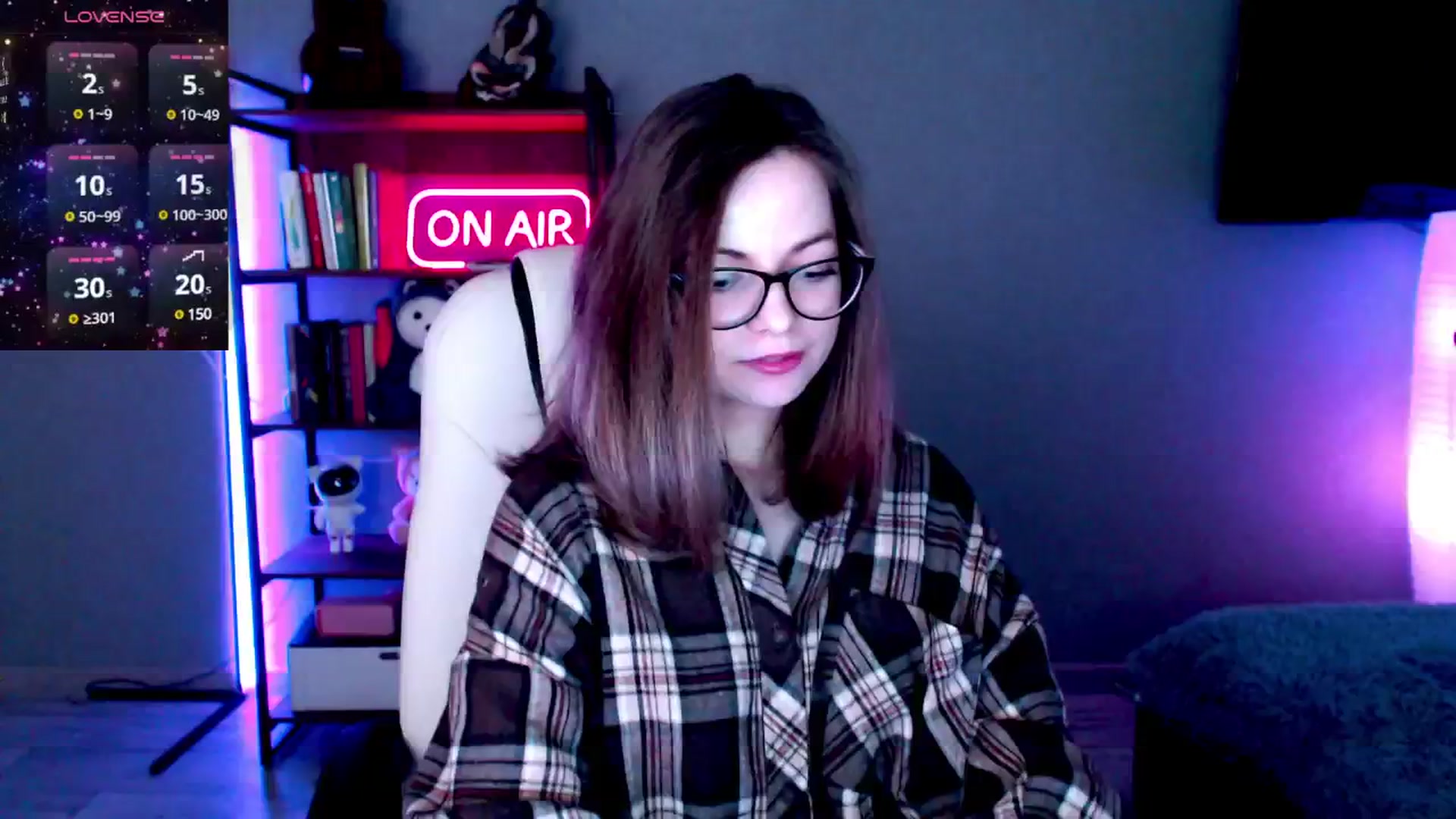 Gallery image thumbnail from MewTwo's myfreecams stream on, 02/26/2025, 08:16 image 19 of 20