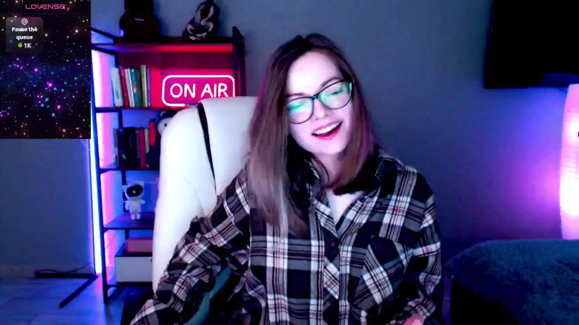 Gallery image thumbnail from MewTwo's myfreecams stream on, 02/26/2025, 08:16 image 15 of 20