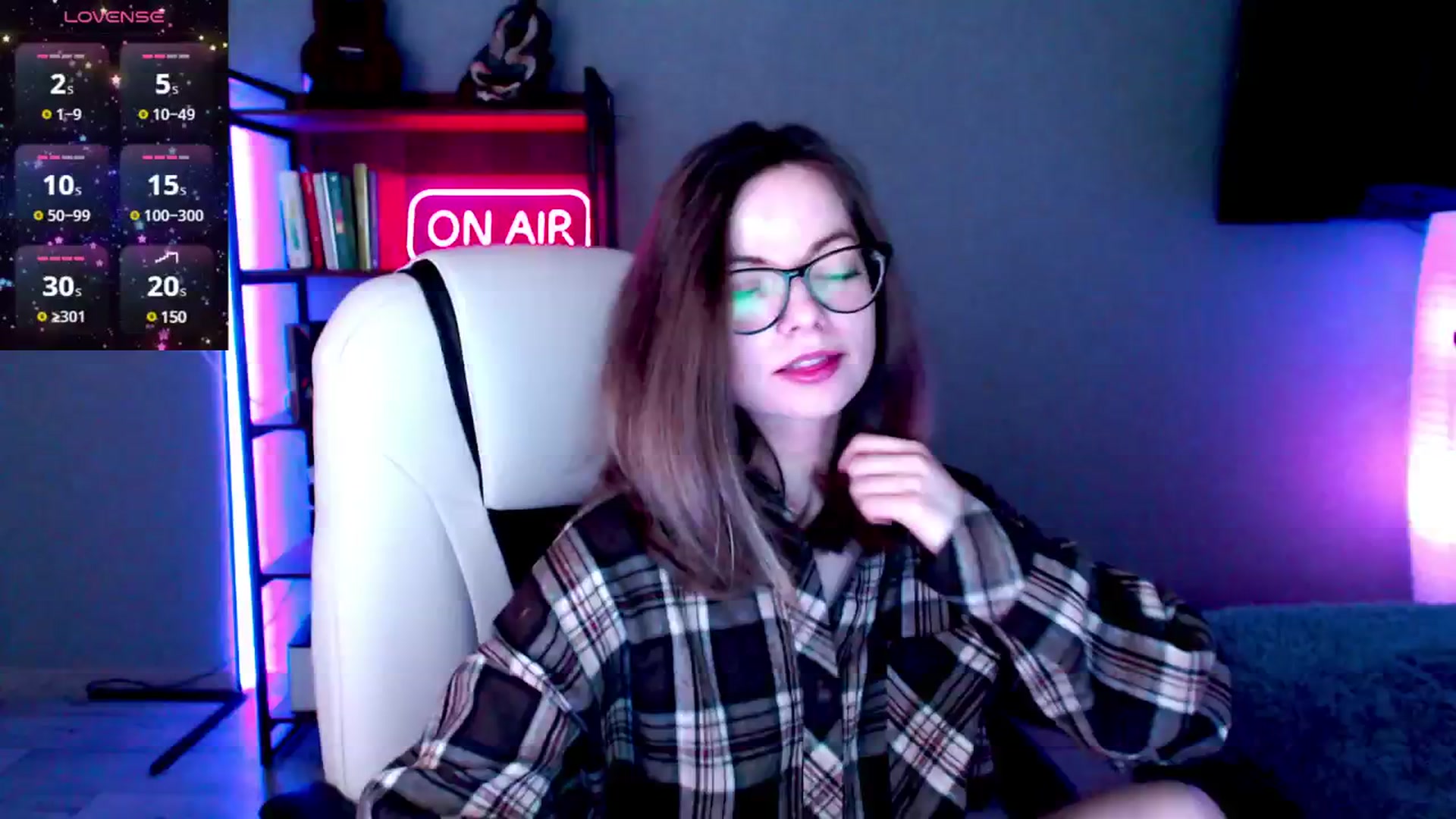 Gallery image thumbnail from MewTwo's myfreecams stream on, 02/26/2025, 08:16 image 3 of 20