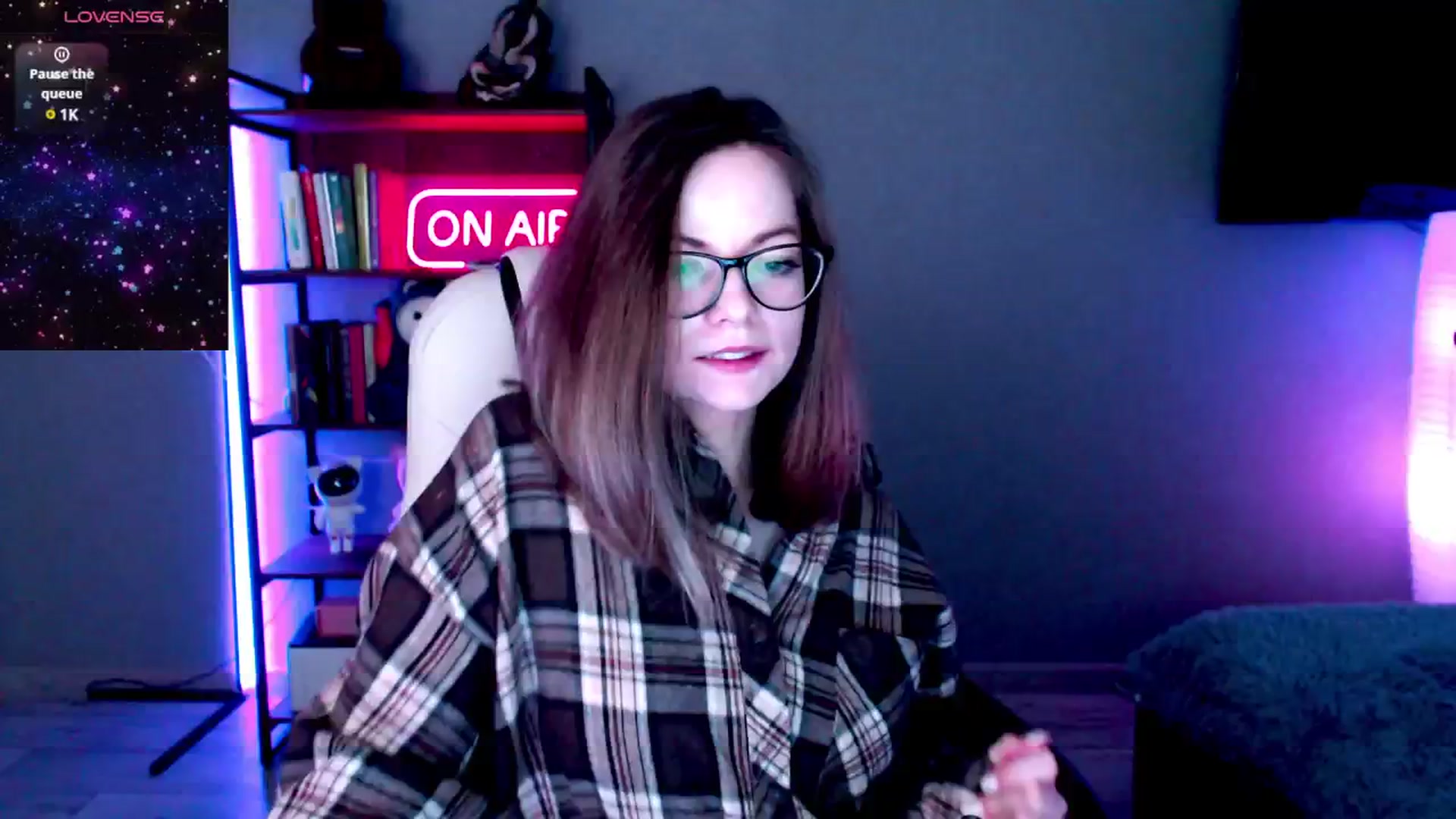 Gallery image thumbnail from MewTwo's myfreecams stream on, 02/26/2025, 08:16 image 14 of 20