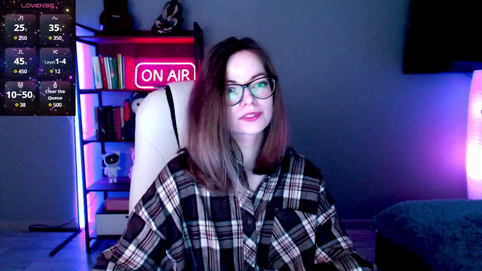 Gallery image thumbnail from MewTwo's myfreecams stream on, 02/26/2025, 08:16 image 10 of 20