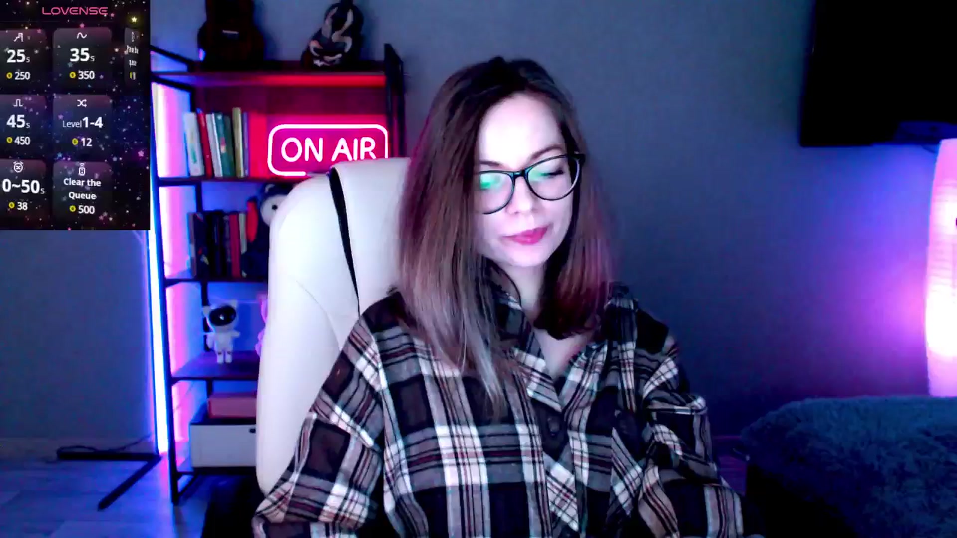 Gallery image thumbnail from MewTwo's myfreecams stream on, 02/26/2025, 08:16 image 11 of 20