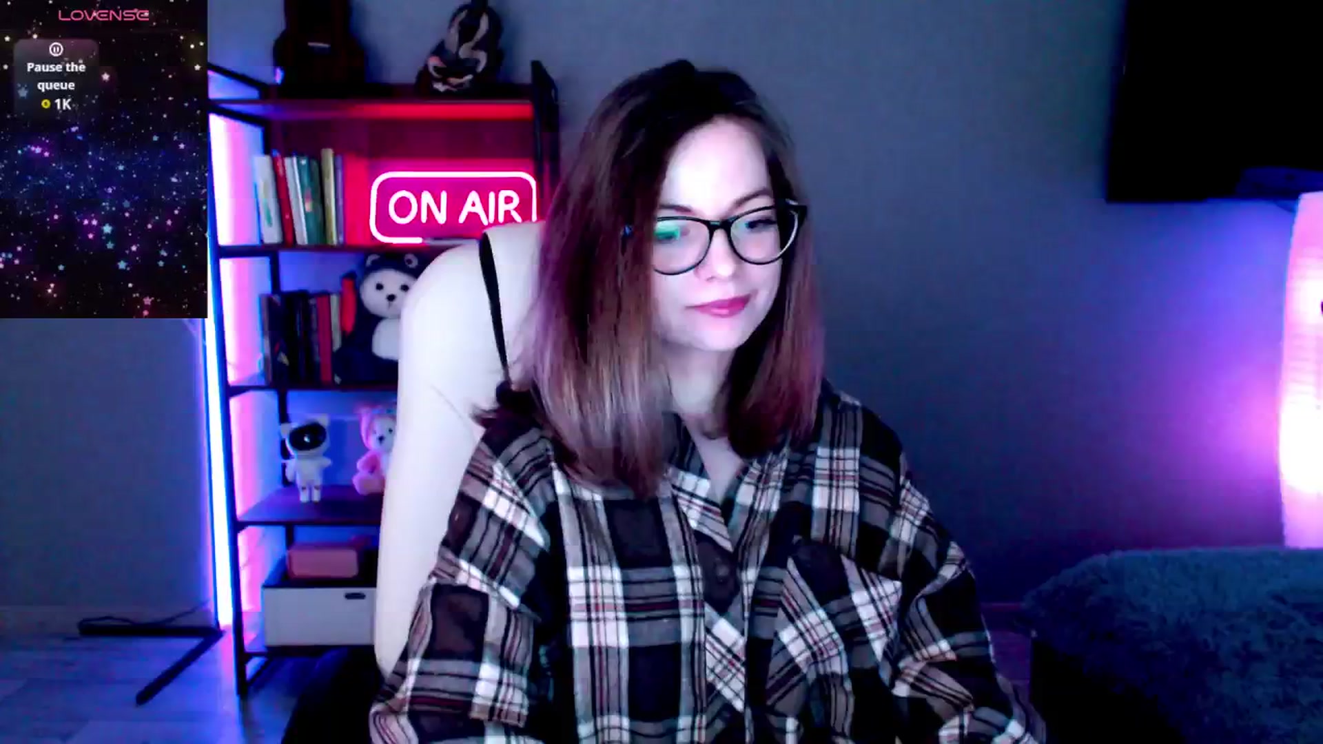 Gallery image thumbnail from MewTwo's myfreecams stream on, 02/26/2025, 08:16 image 18 of 20