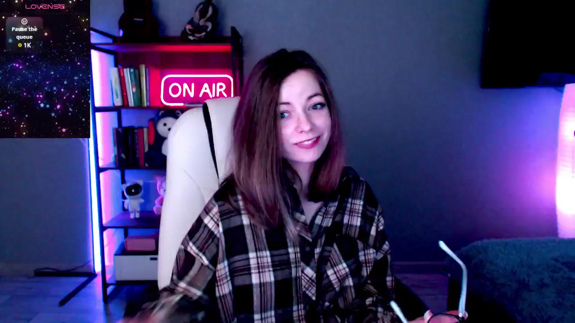 Gallery image thumbnail from MewTwo's myfreecams stream on, 02/26/2025, 08:16 image 17 of 20