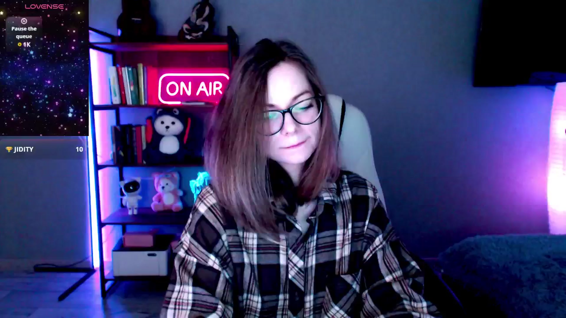 Gallery image thumbnail from MewTwo's myfreecams stream on, 02/26/2025, 08:43 image 18 of 20