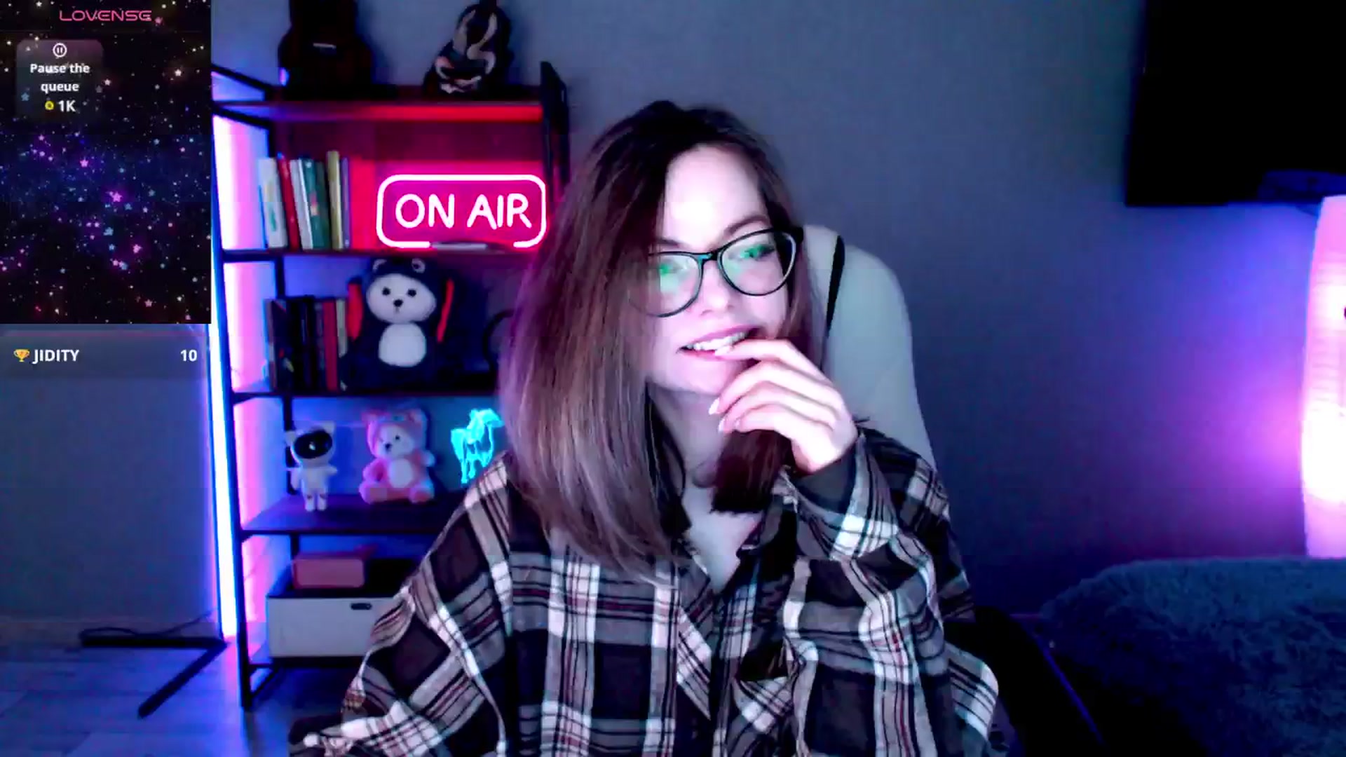 Gallery image thumbnail from MewTwo's myfreecams stream on, 02/26/2025, 08:43 image 19 of 20
