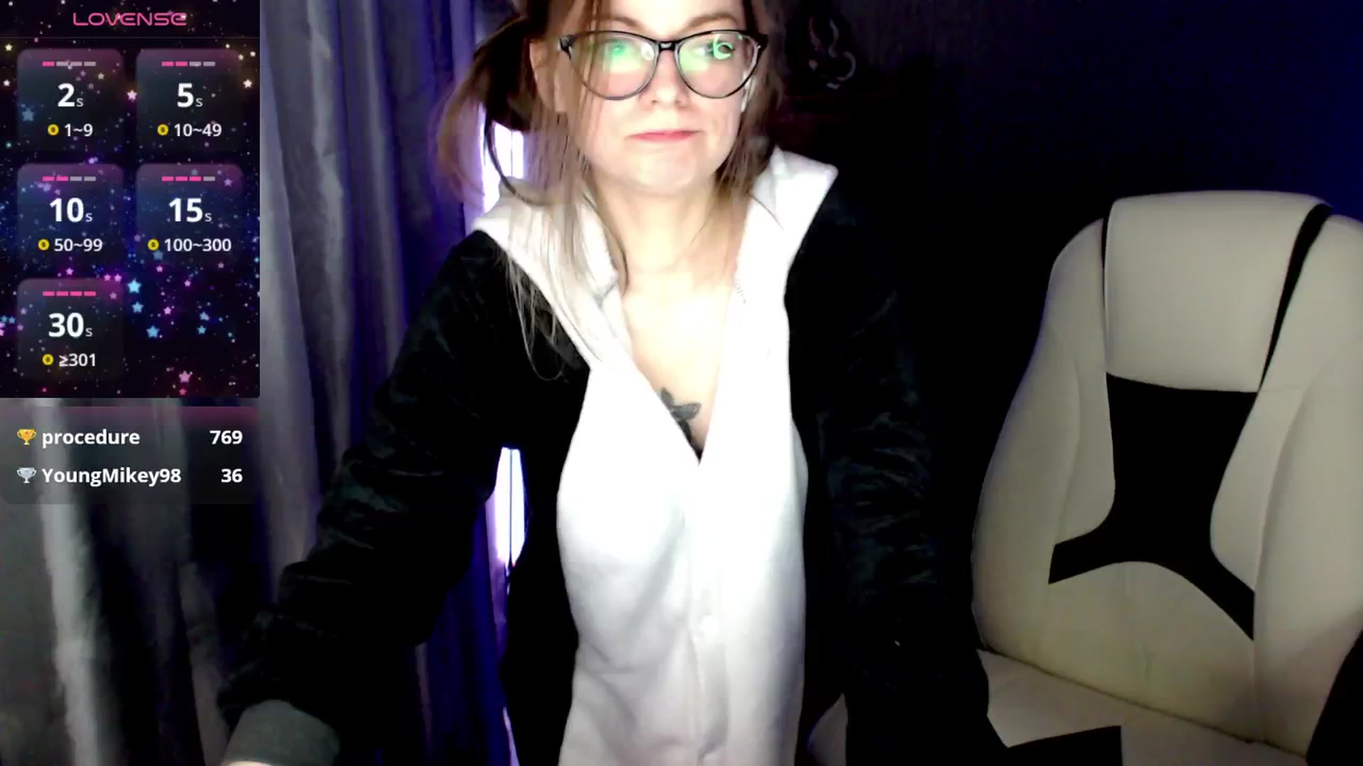 Gallery image thumbnail from MewTwo's myfreecams stream on, 04/29/2025, 20:25 image 17 of 20