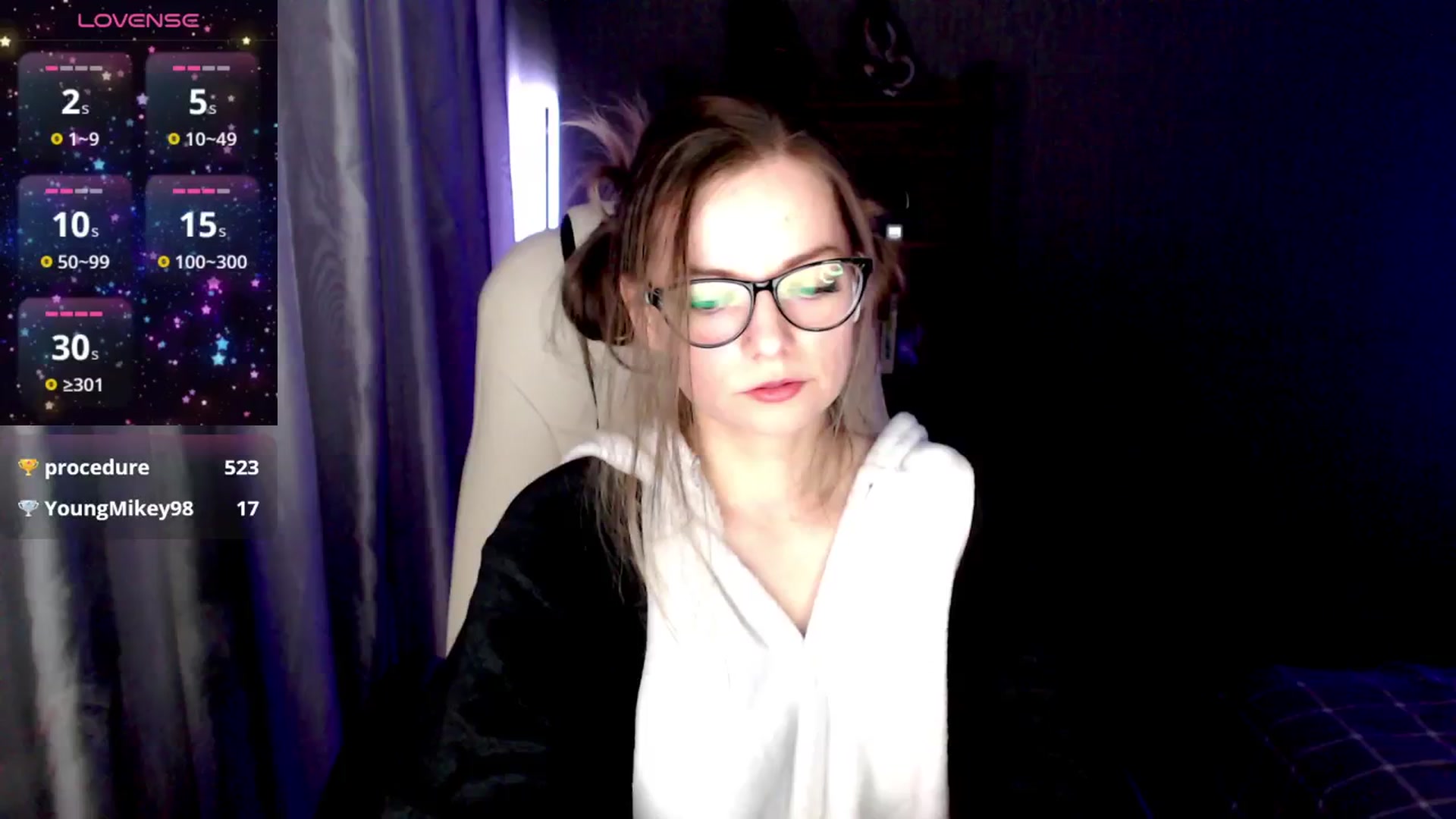 Gallery image thumbnail from MewTwo's myfreecams stream on, 04/29/2025, 20:25 image 7 of 20