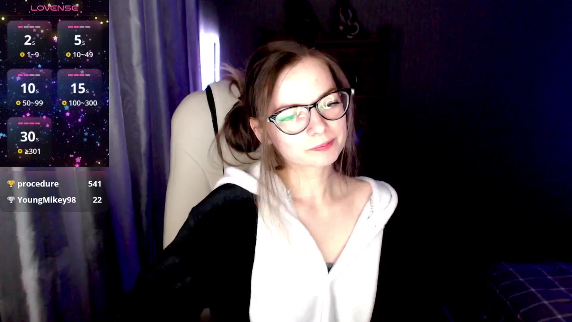 Gallery image thumbnail from MewTwo's myfreecams stream on, 04/29/2025, 20:25 image 10 of 20