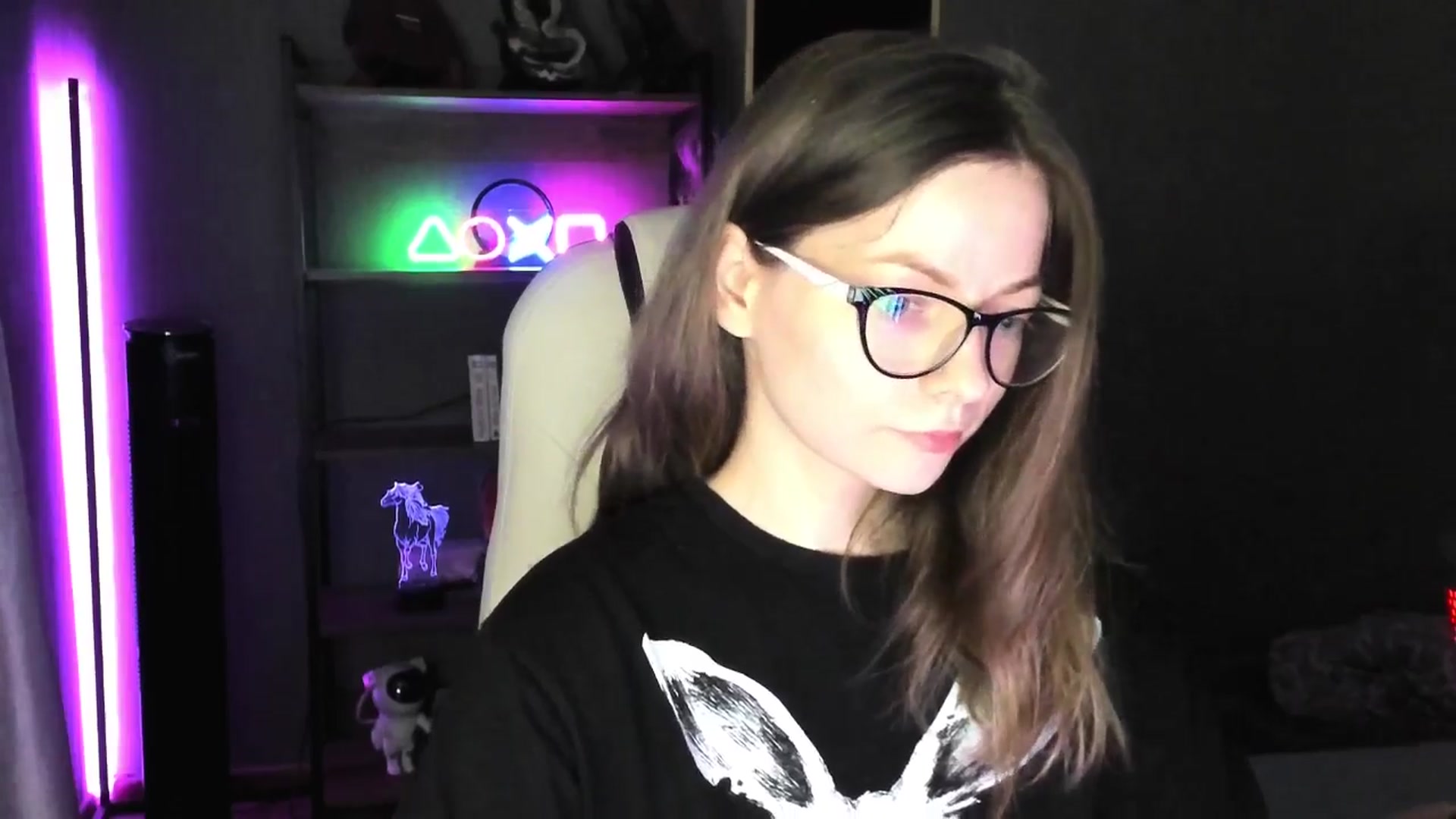 Gallery image thumbnail from MewTwo's myfreecams stream on, 05/24/2025, 23:06 image 7 of 20